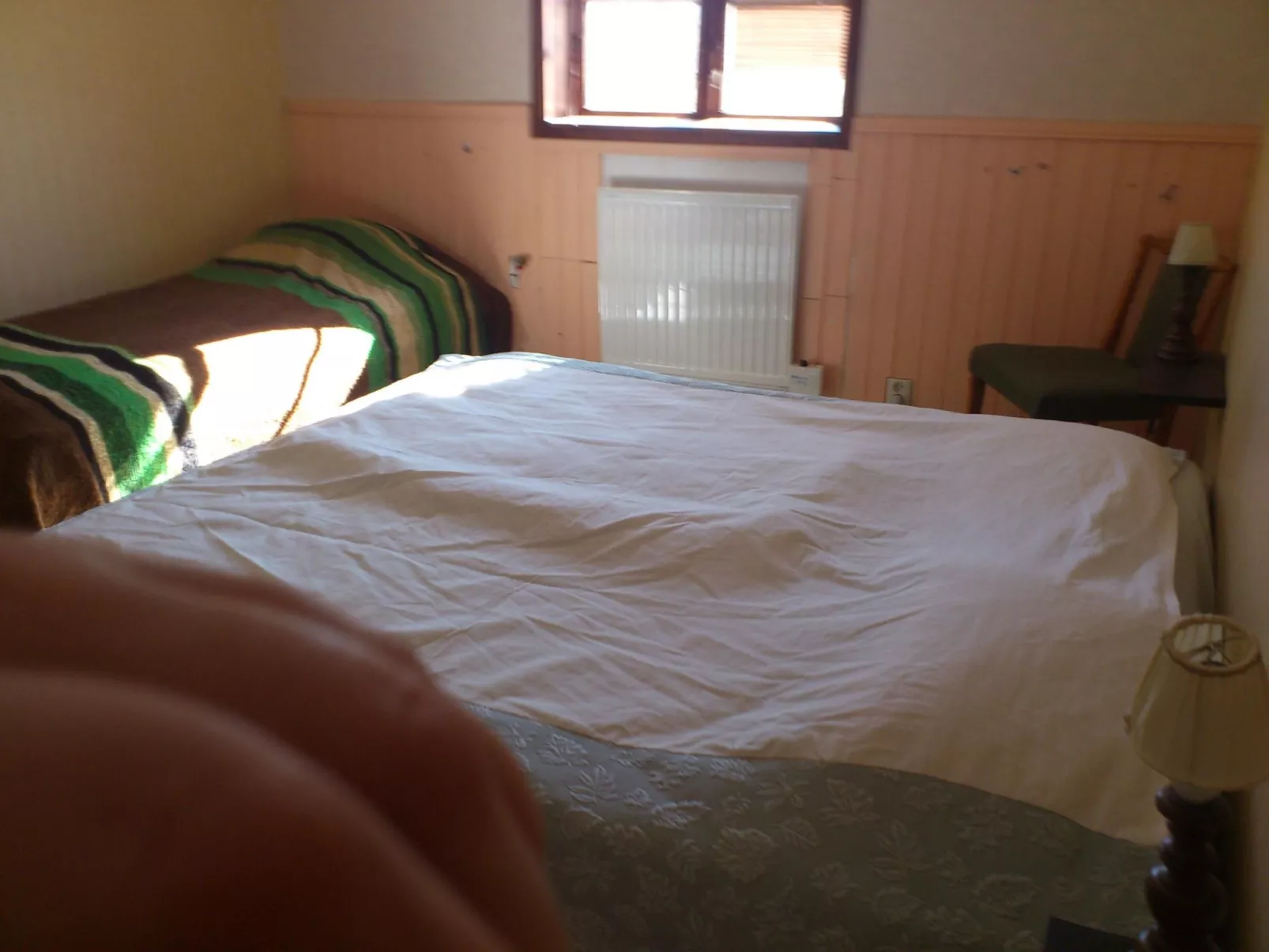 Geräumiges Ferienhaus für Konsum-Aussteiger-Drinnen