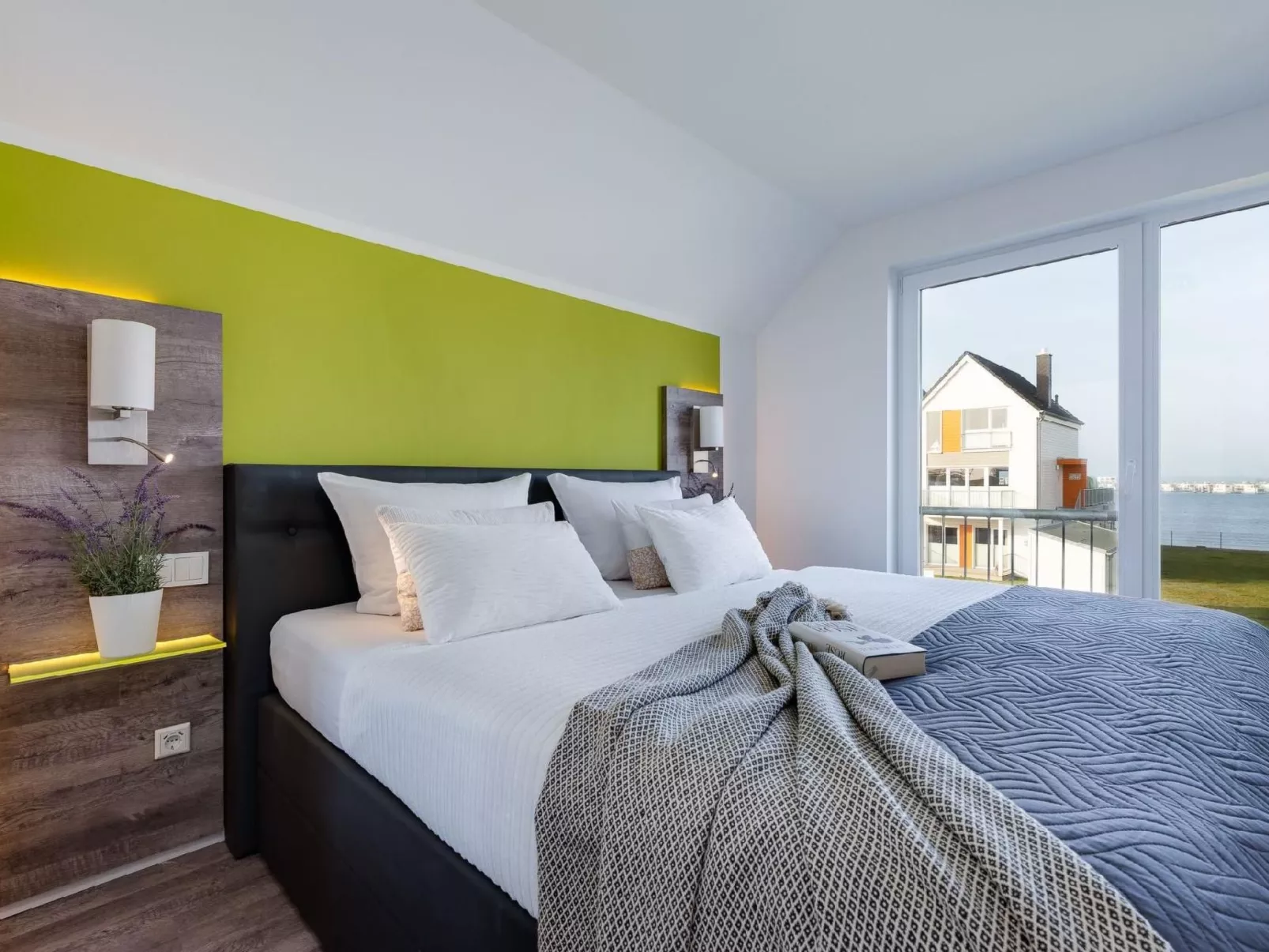 Fewo Kapitän James Cook, E-Ladesäule, Wasserbett-Drinnen