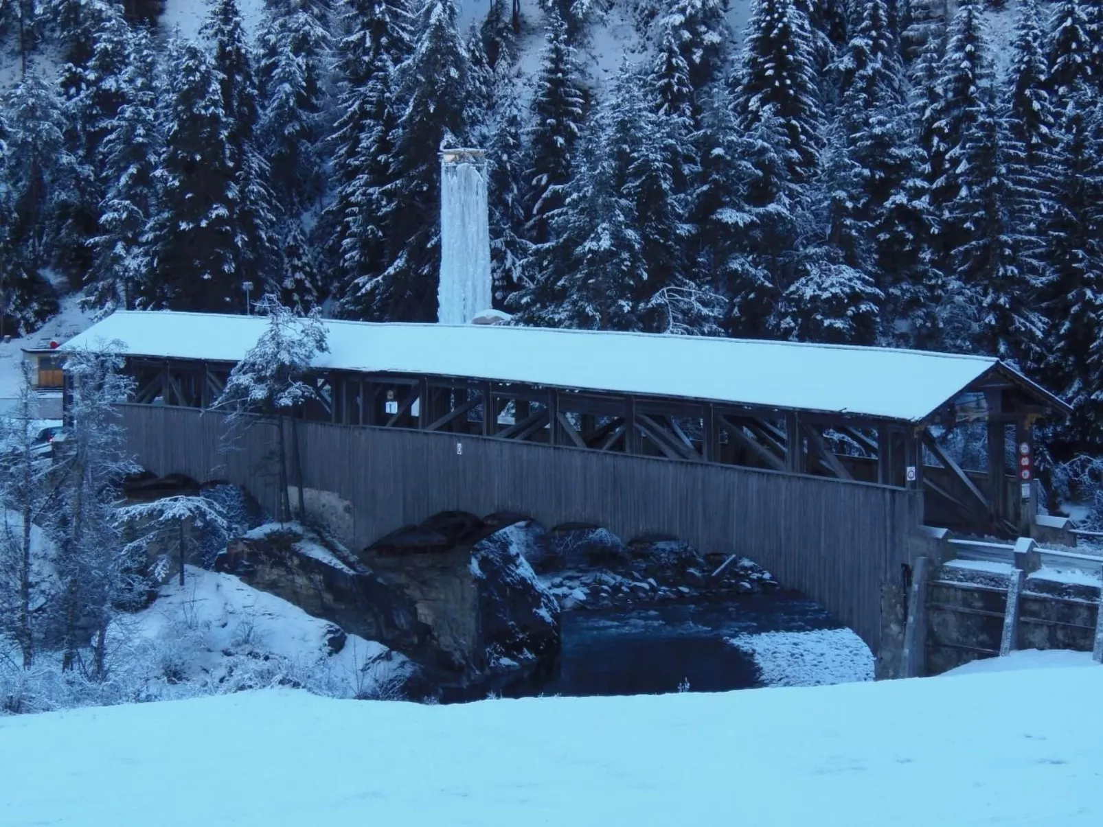 Alte typische Engadinermühle-Draußen