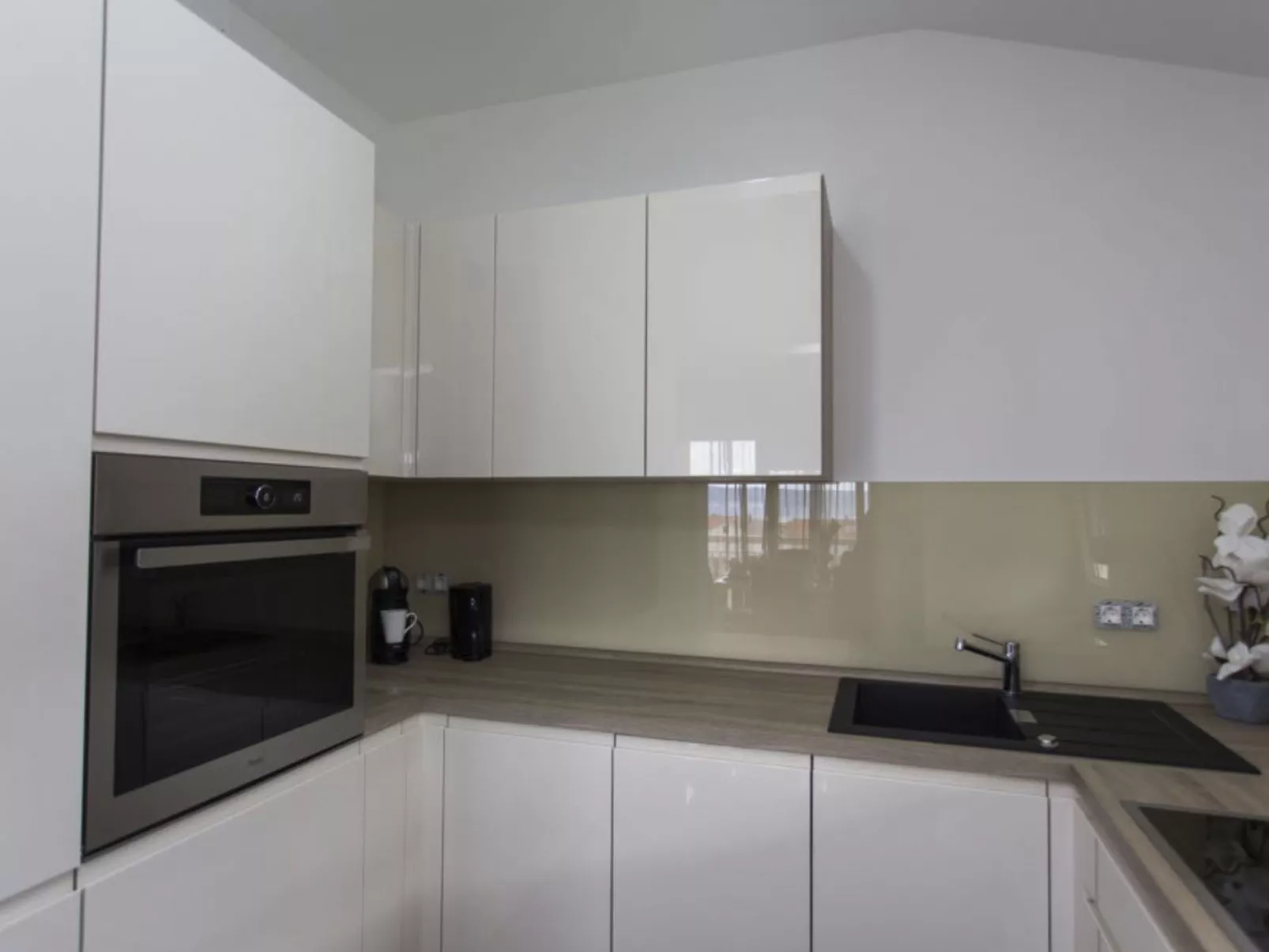 Moderne Meerblick ap.1 mit Pool und Terrasse bbq in der Nähe von Split Trogir-Outside