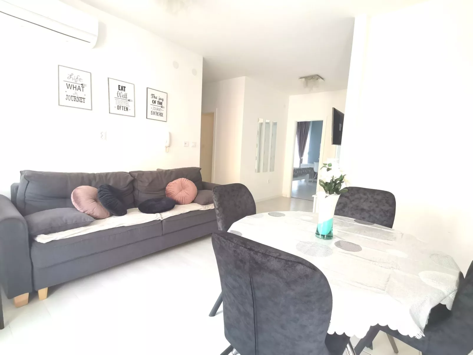 Wohnung mit Terrasse-Inside