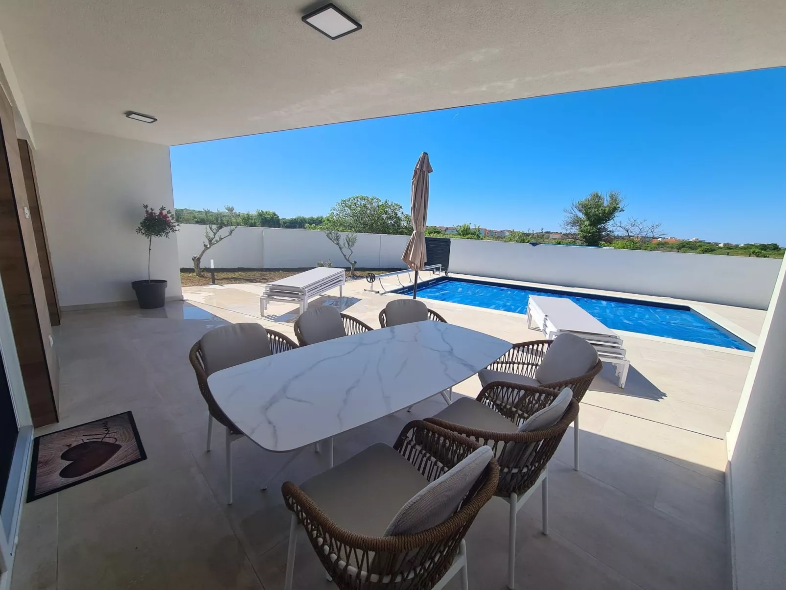 Neue Villa Angelo mit Sauna und beheiztem Pool-Outside