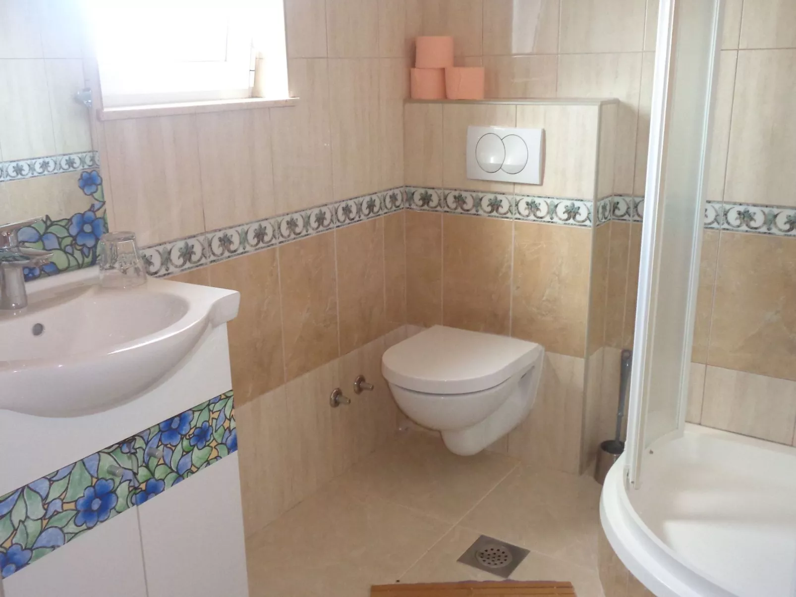 Süßes Apartment mit Meerblick-Drinnen