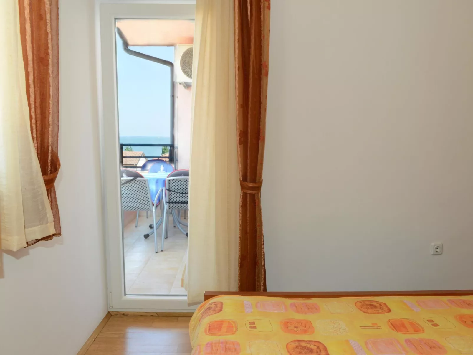 "Villa Pinta" mit Blick auf das Wasser-Drinnen