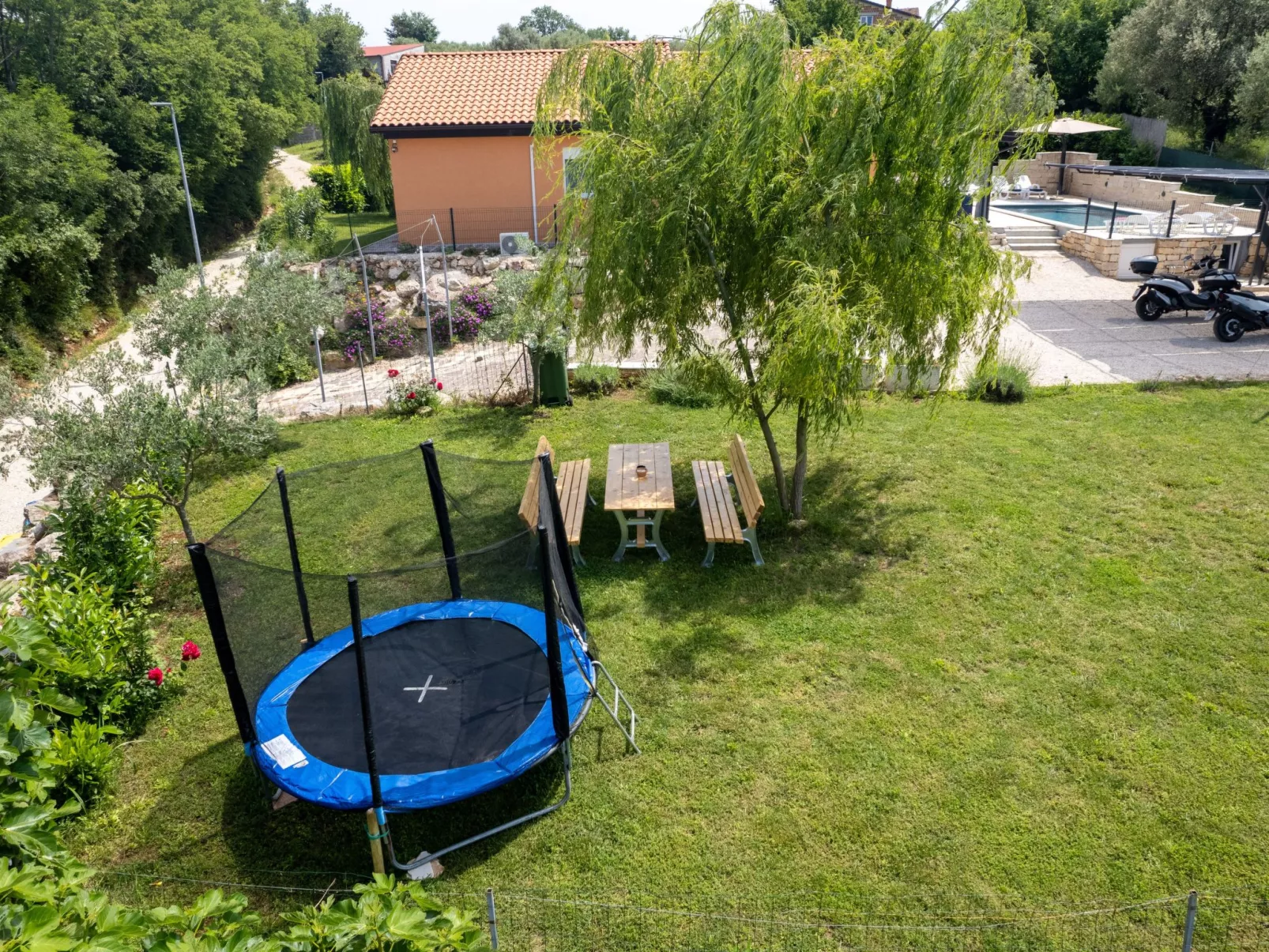 Villa Pendolina mit privatem Pool und Jacuzzi-Draußen