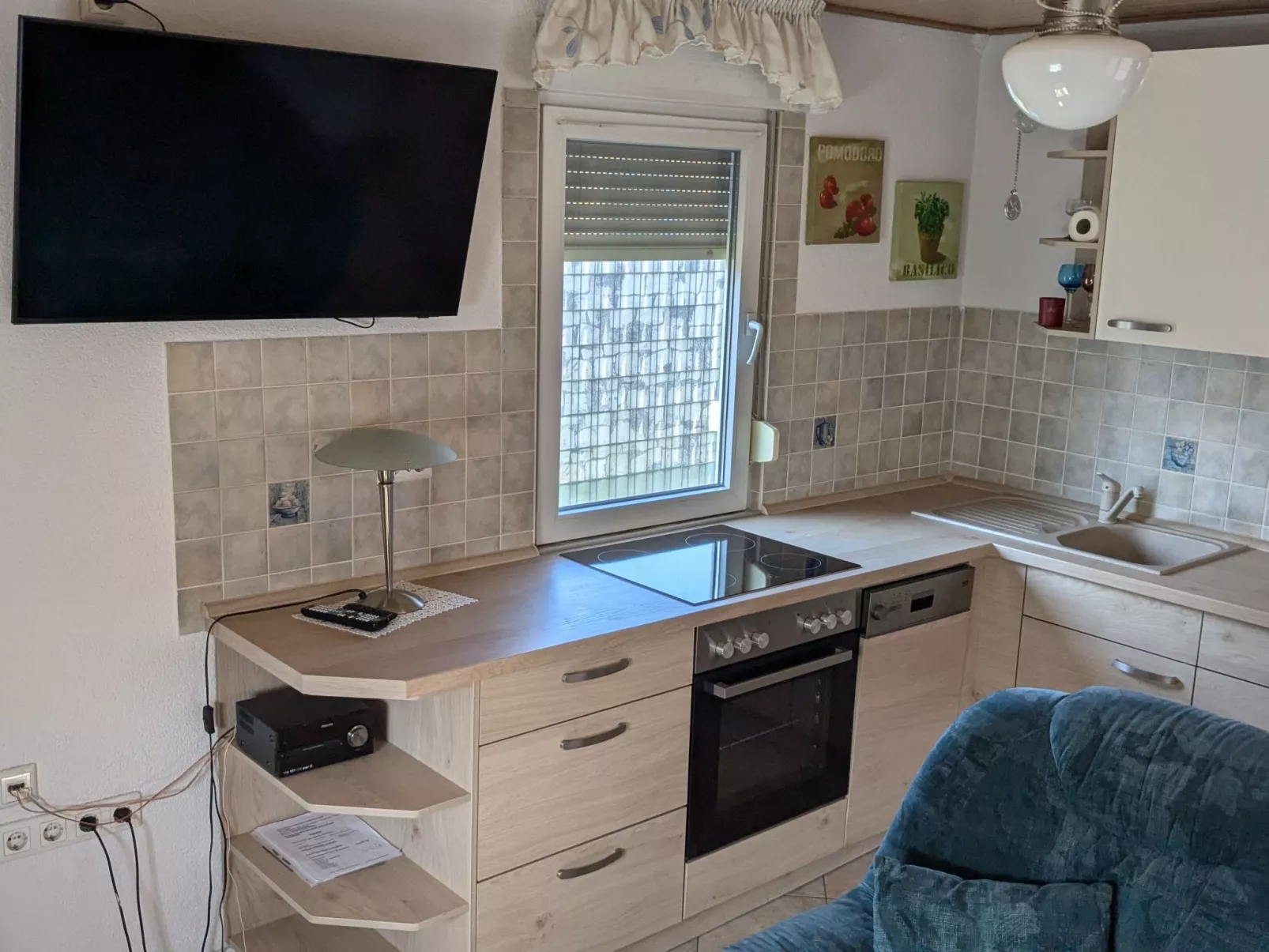 Mit Garten, Grill und Terrasse-Inside