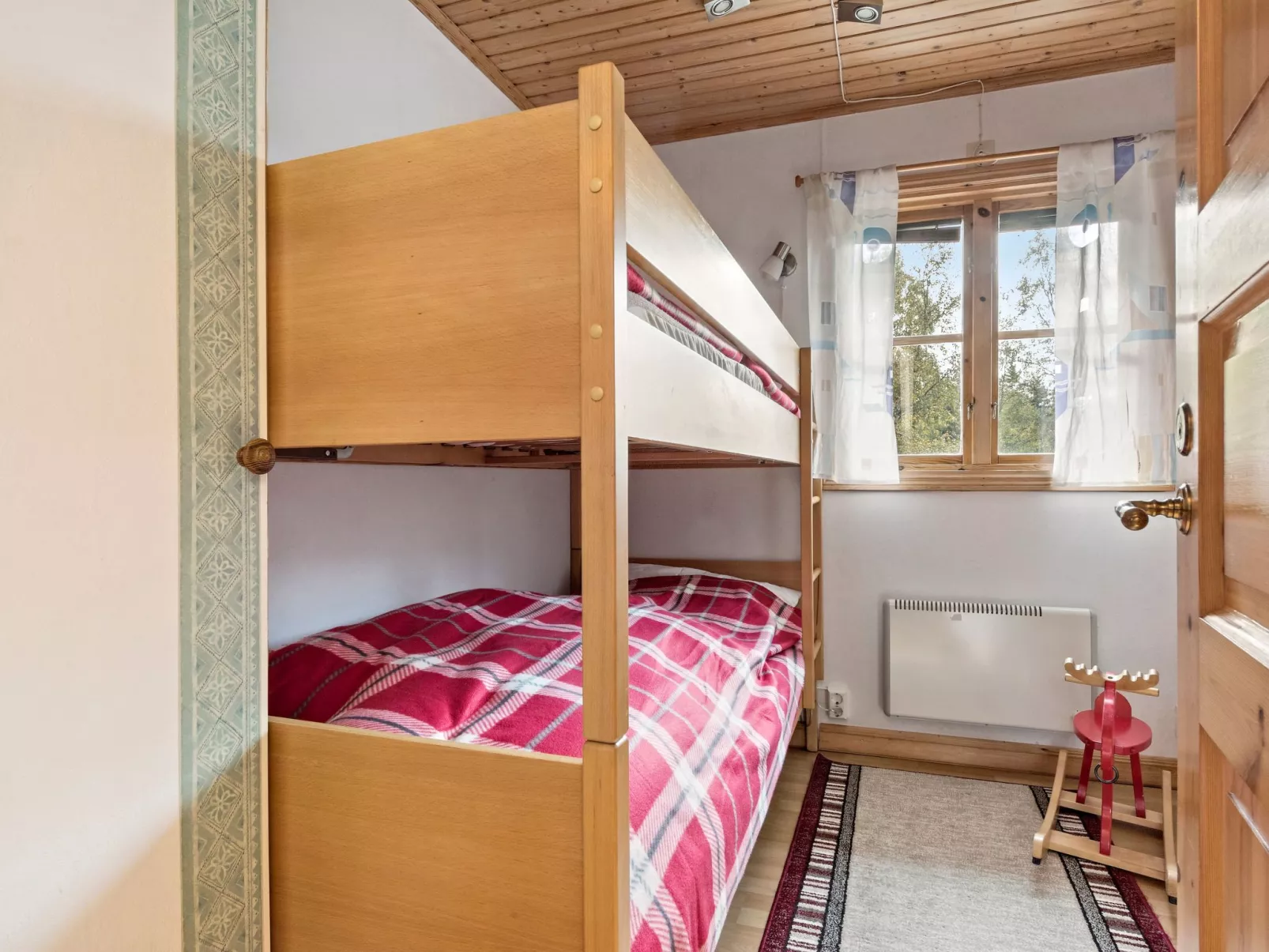 Idyllisch gelegenes, ebenerdiges Haus mit Terrasse-Dedans