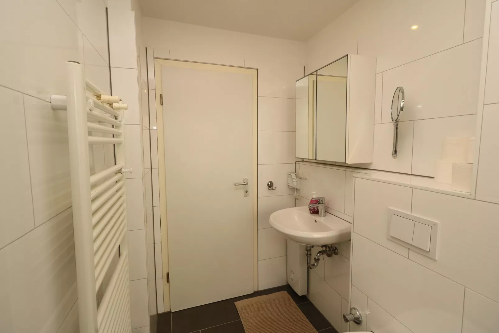 Apartment in Messenähe-Bathroom