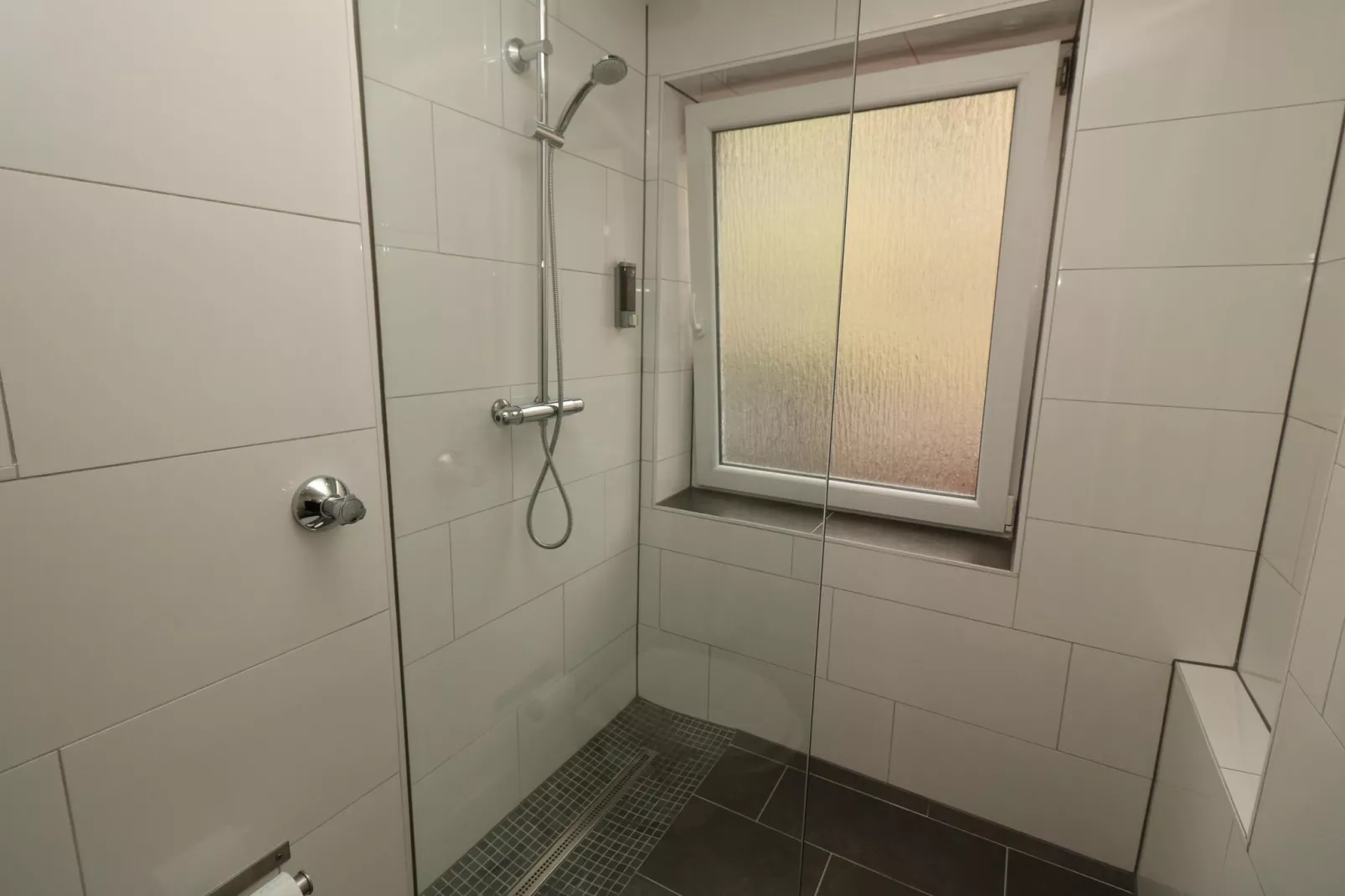 Apartment in Messenähe-Bathroom