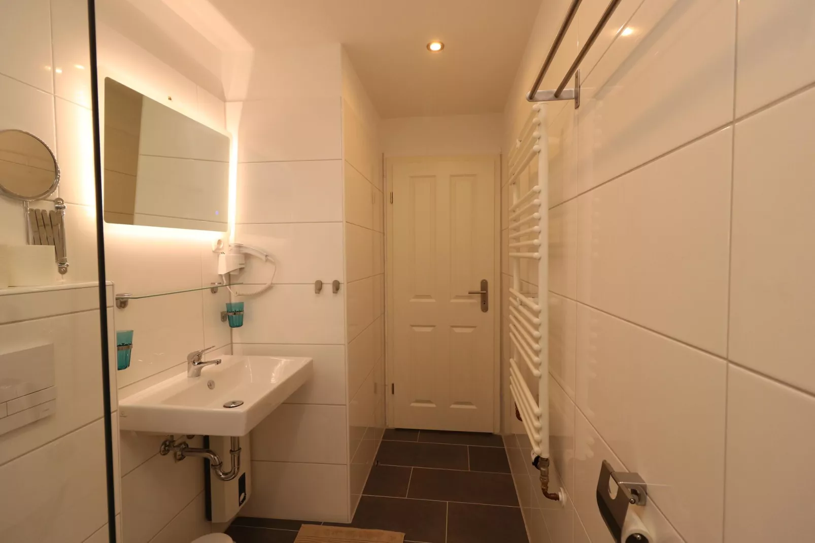 Apartment in Messenähe-Bathroom