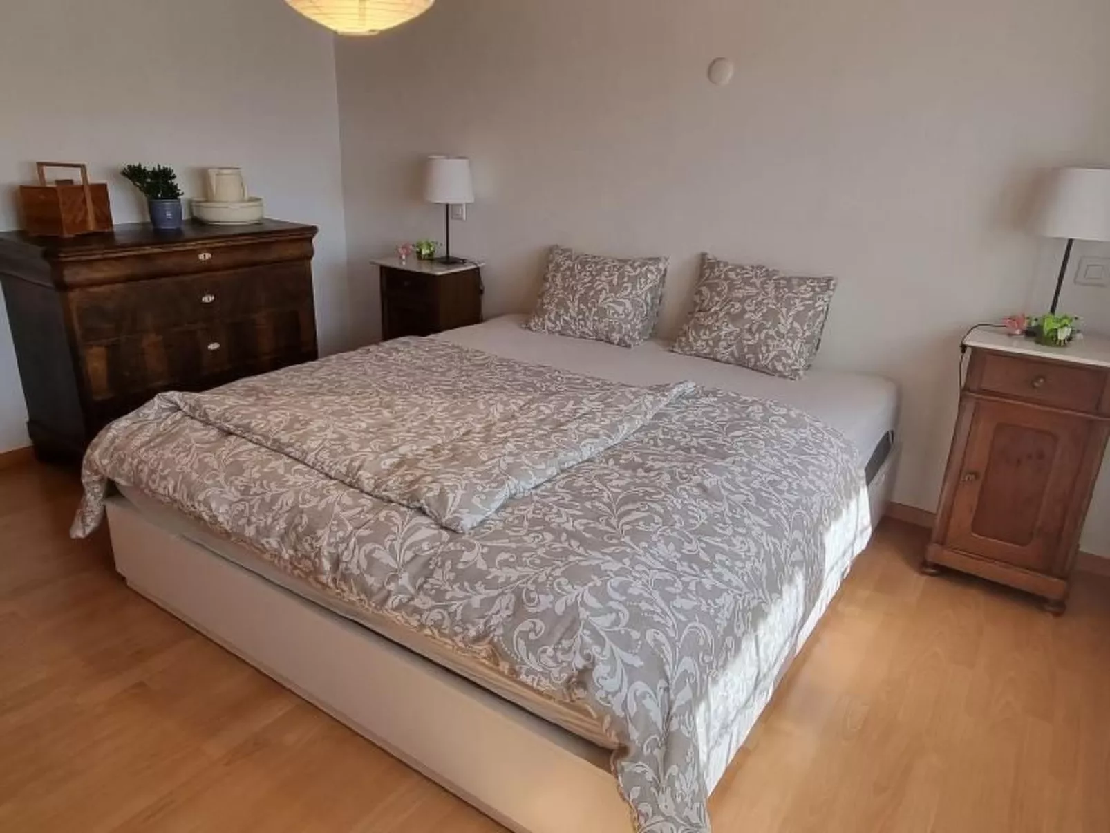 Tiererlebnishof Windegg-Drinnen