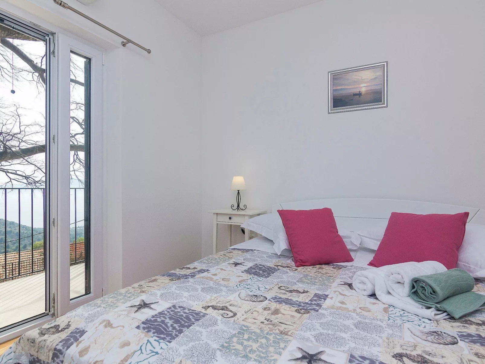 Schönes Steinhaus mit beheiztem Pool, Terrasse m-Drinnen