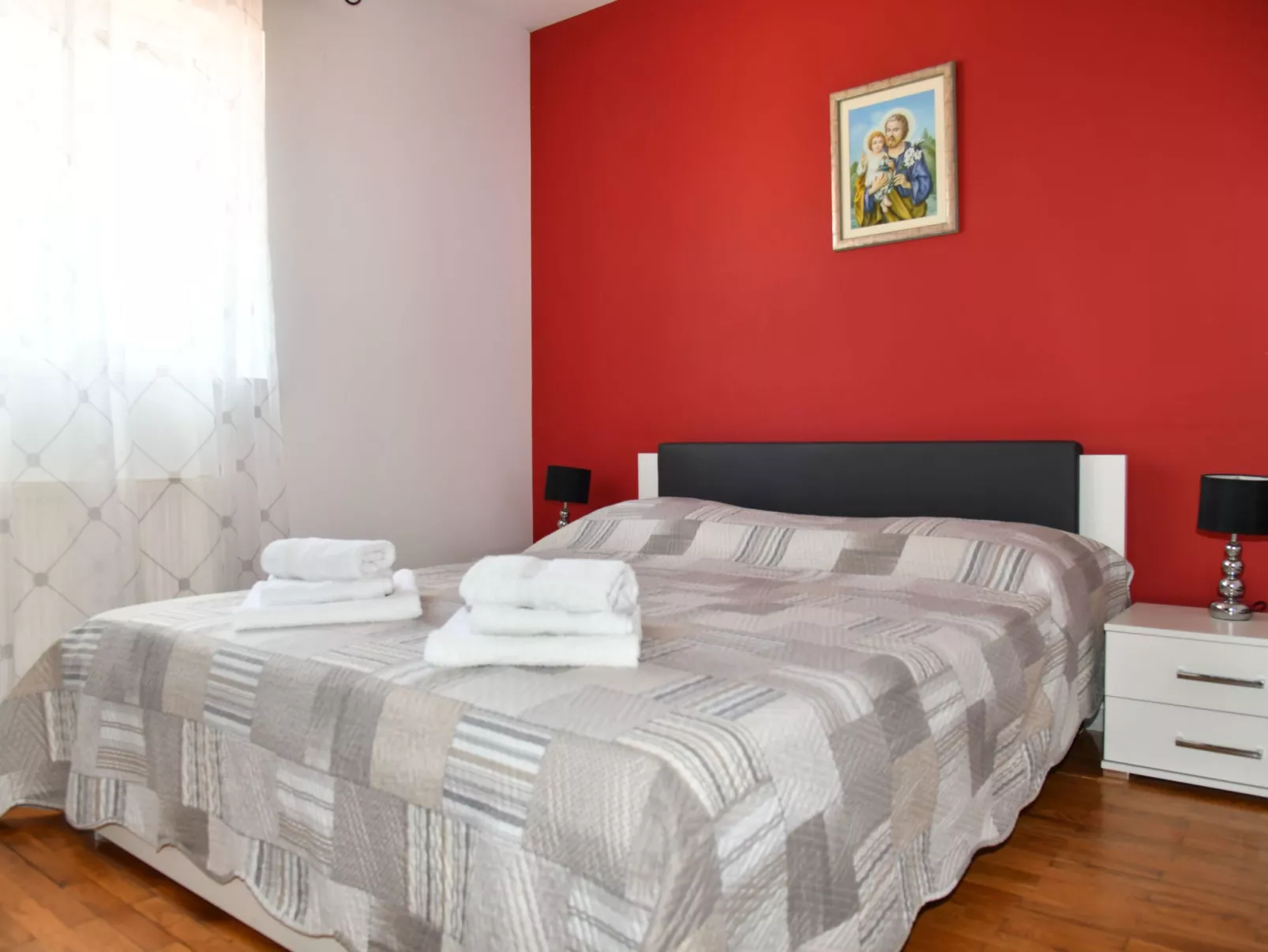 Ferienvilla in ruhiger Lage mit Pool-Drinnen