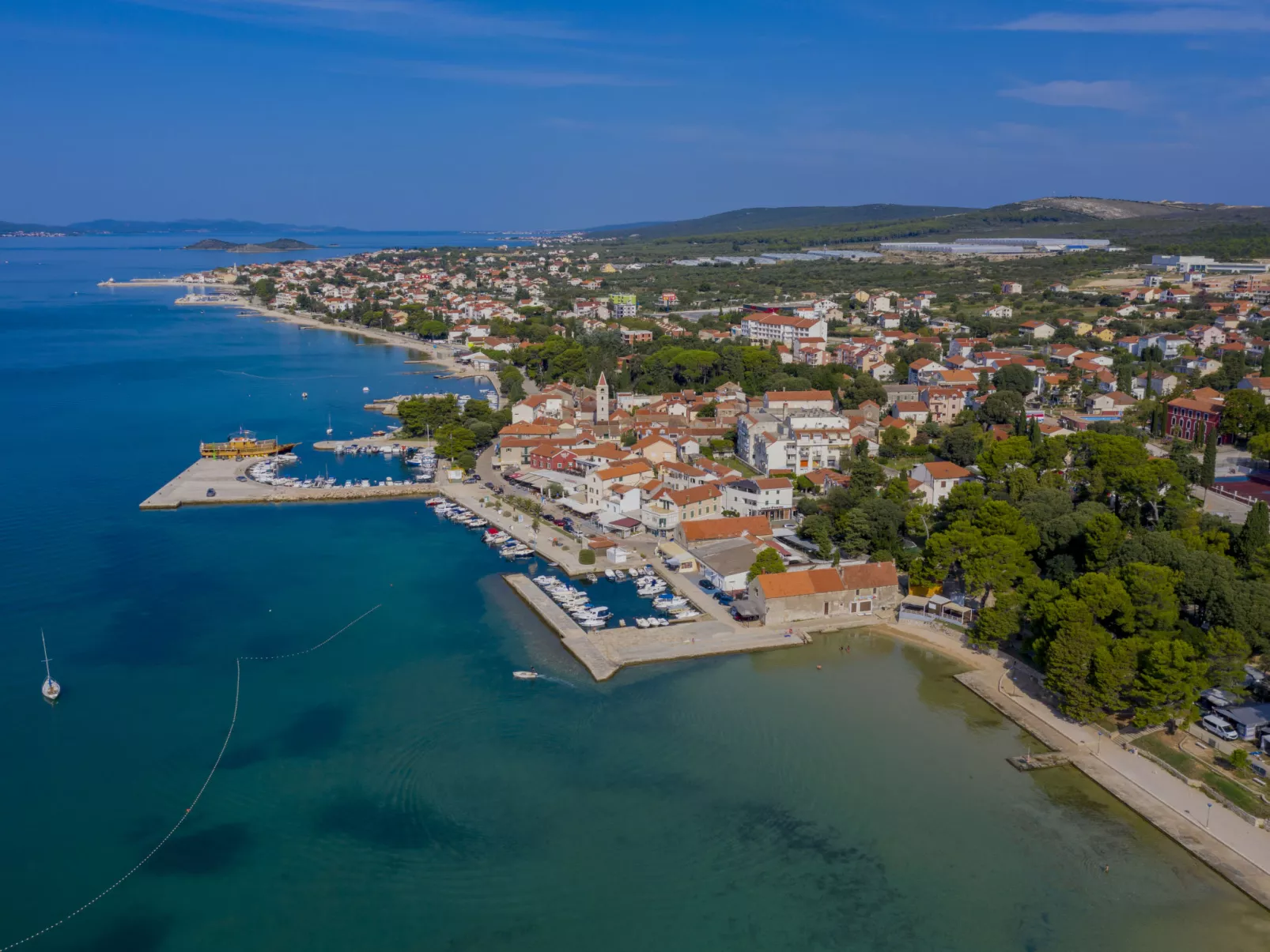 Schöne Wohnung in Sveti Filip I Jakov mit privatem Parkplatz-Area