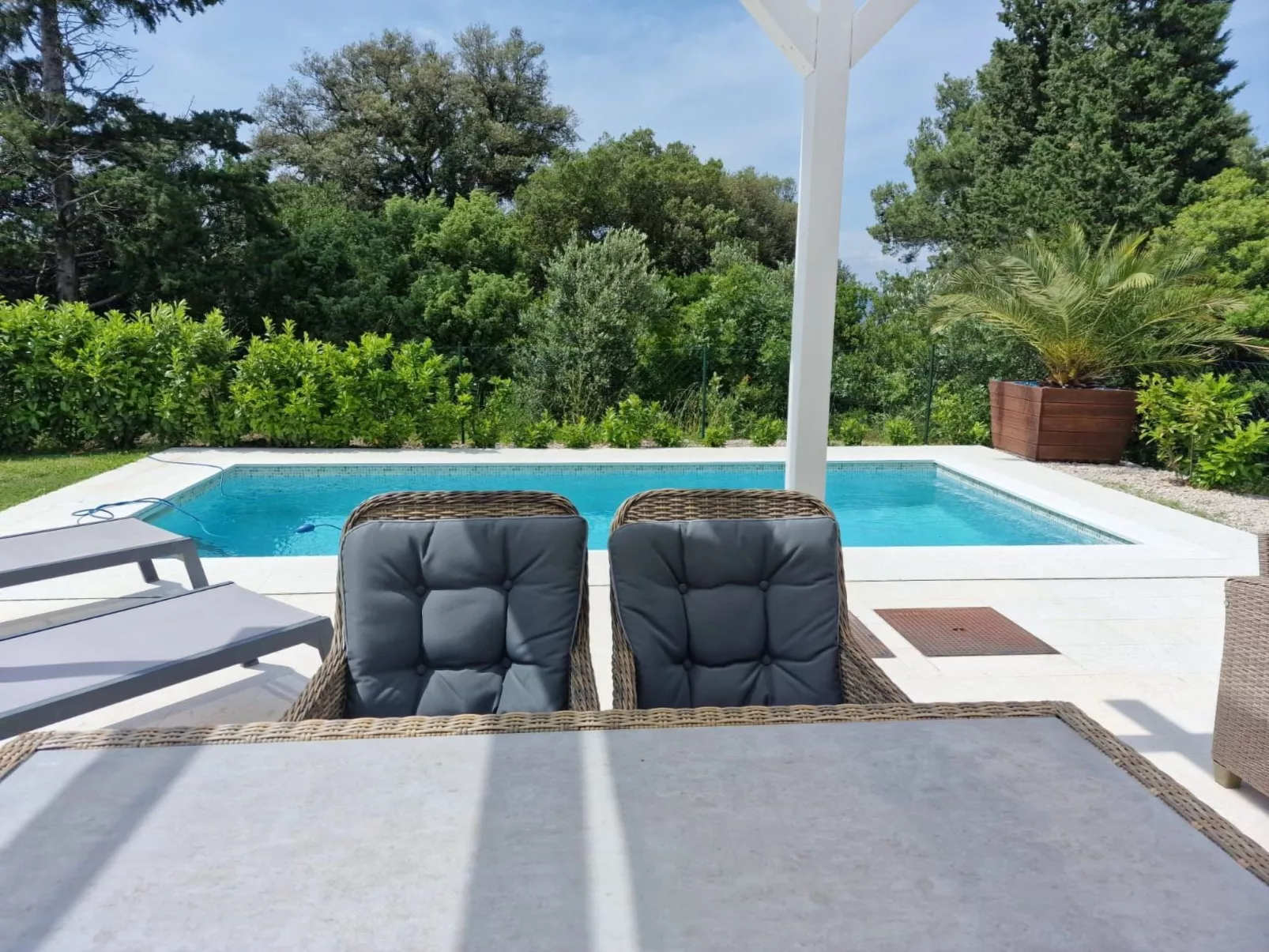 Großes Ferienhaus zur alleinigen Nutzung mit Pool-Image-tags.info