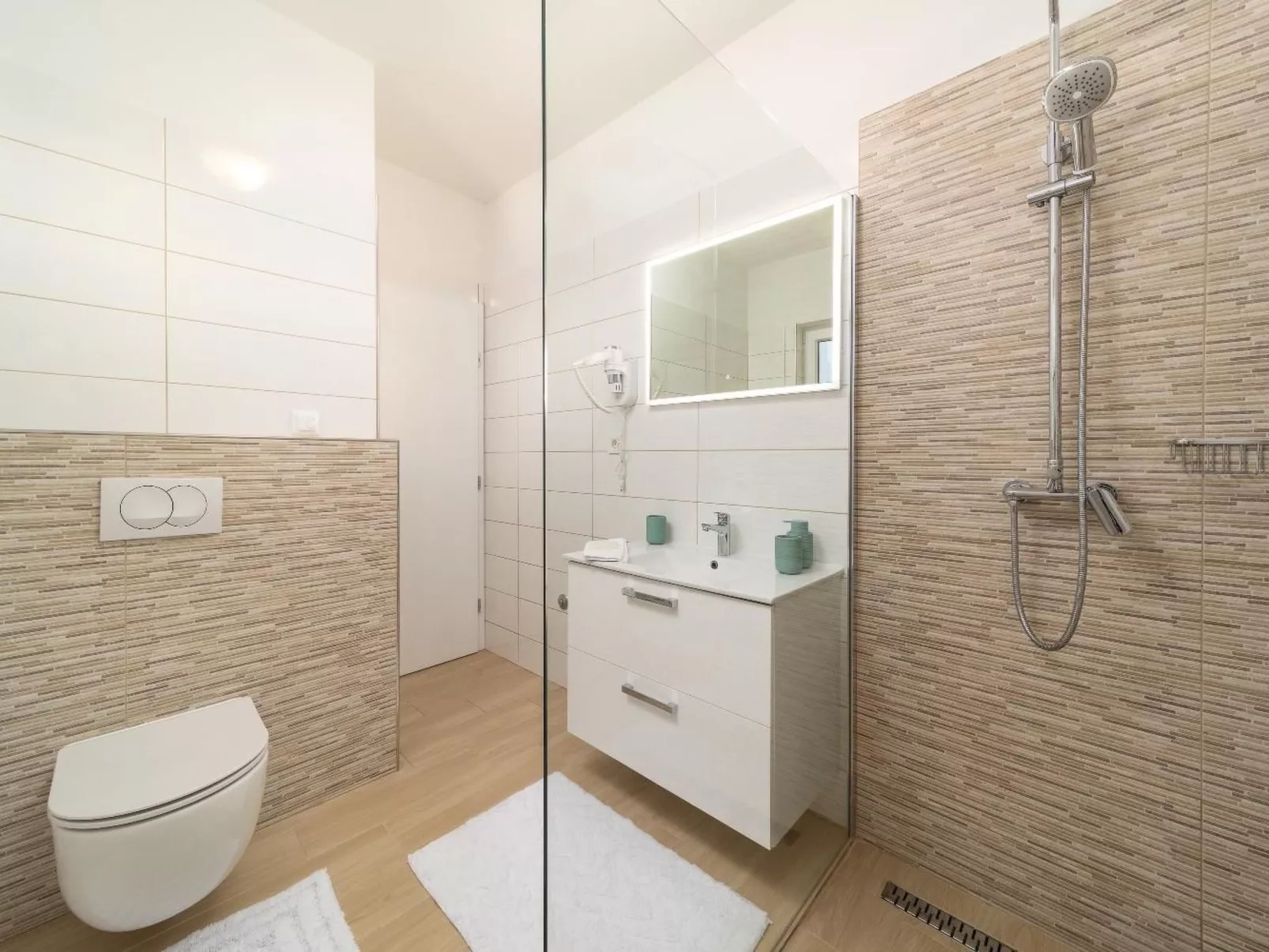 Haus in Vodice mit privatem Parkplatz-Image-tags.info