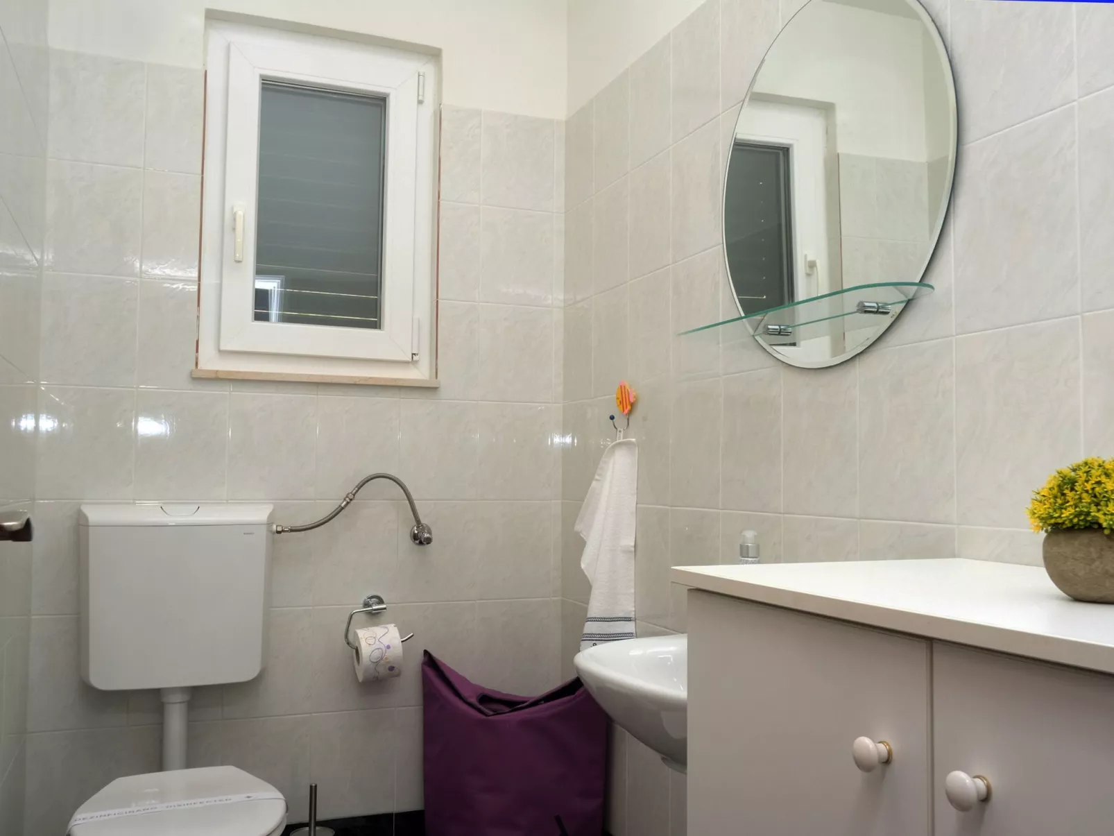 Große Ferienwohnung in Duće mit Privatem Balkon und Meerblick-Inside