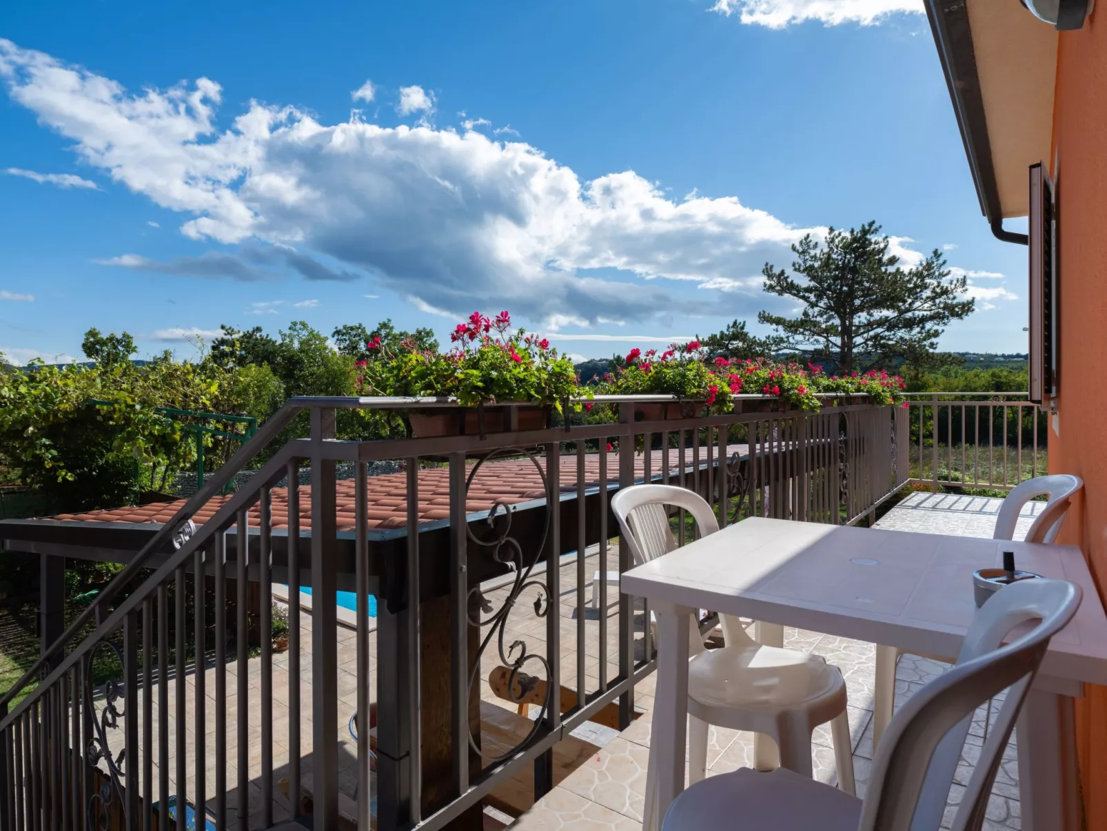 Haus Orange - Familienfreundliche Lage mit Pool-Outside