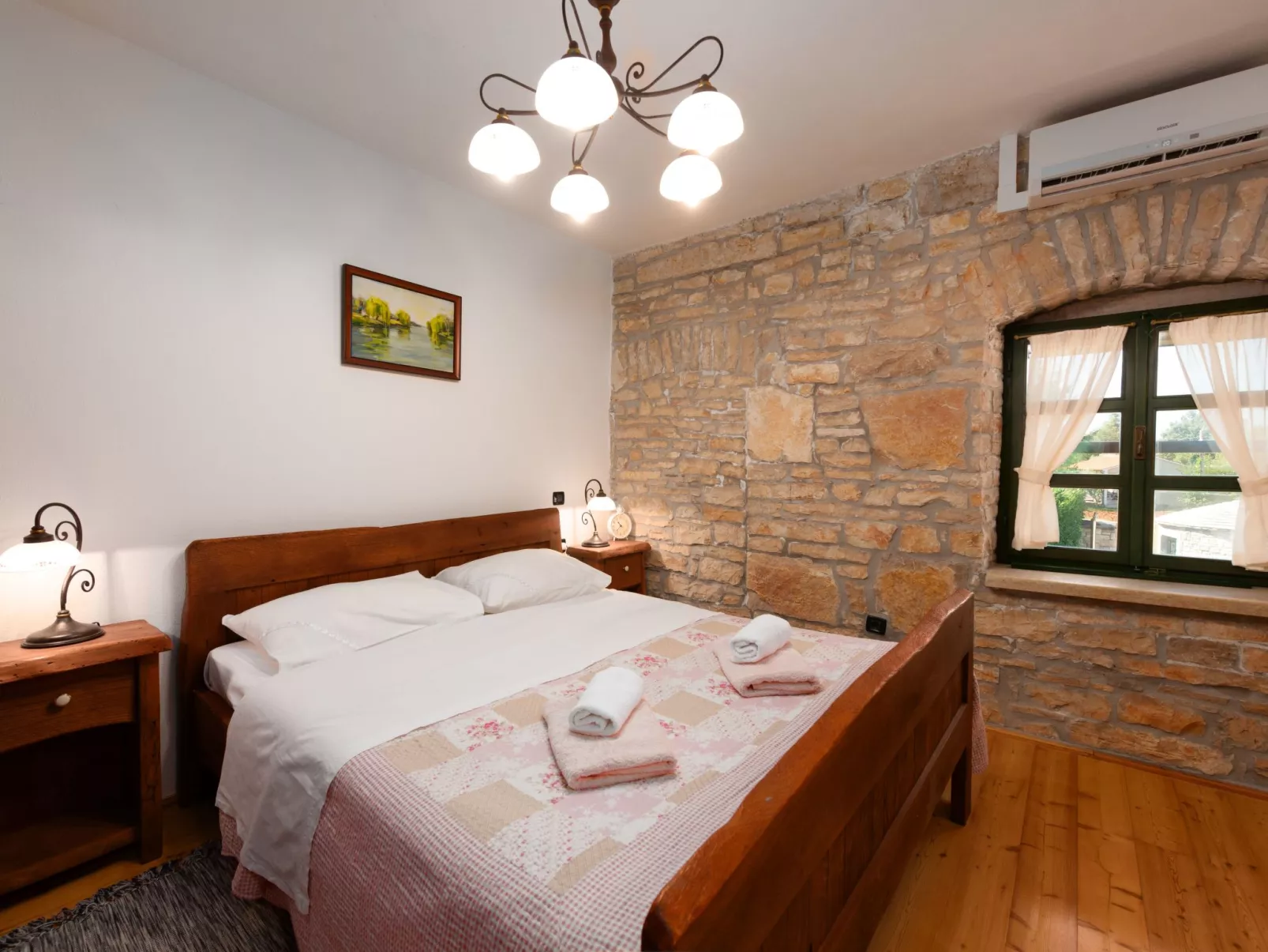 In Krculi mit Privatem Pool-Drinnen