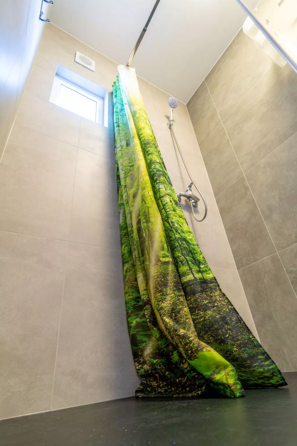 Trebor"-Häuser in einem eingezäunten Gebiet-Dedans