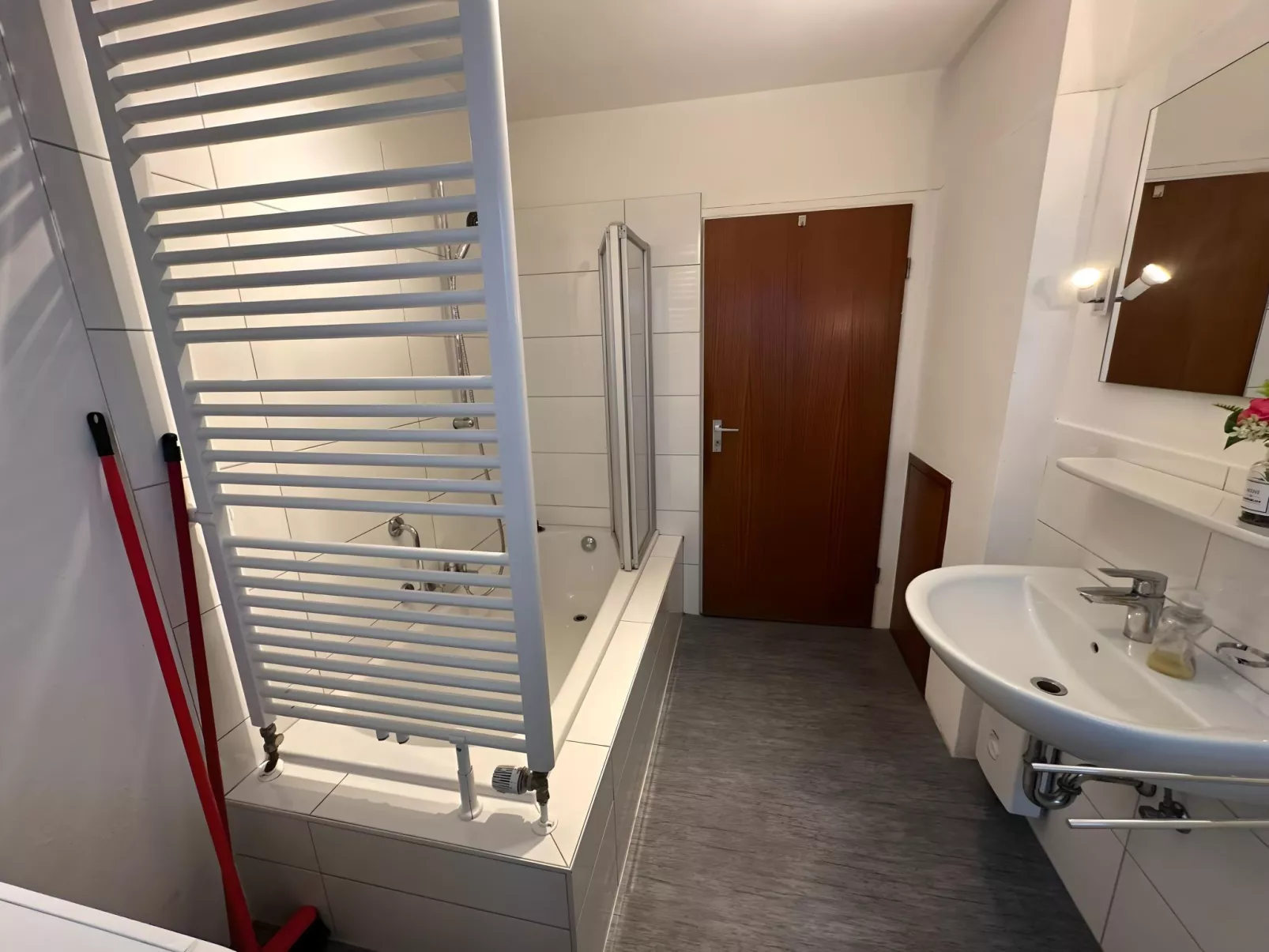 Ap. Ruhe[pause] I-Drinnen