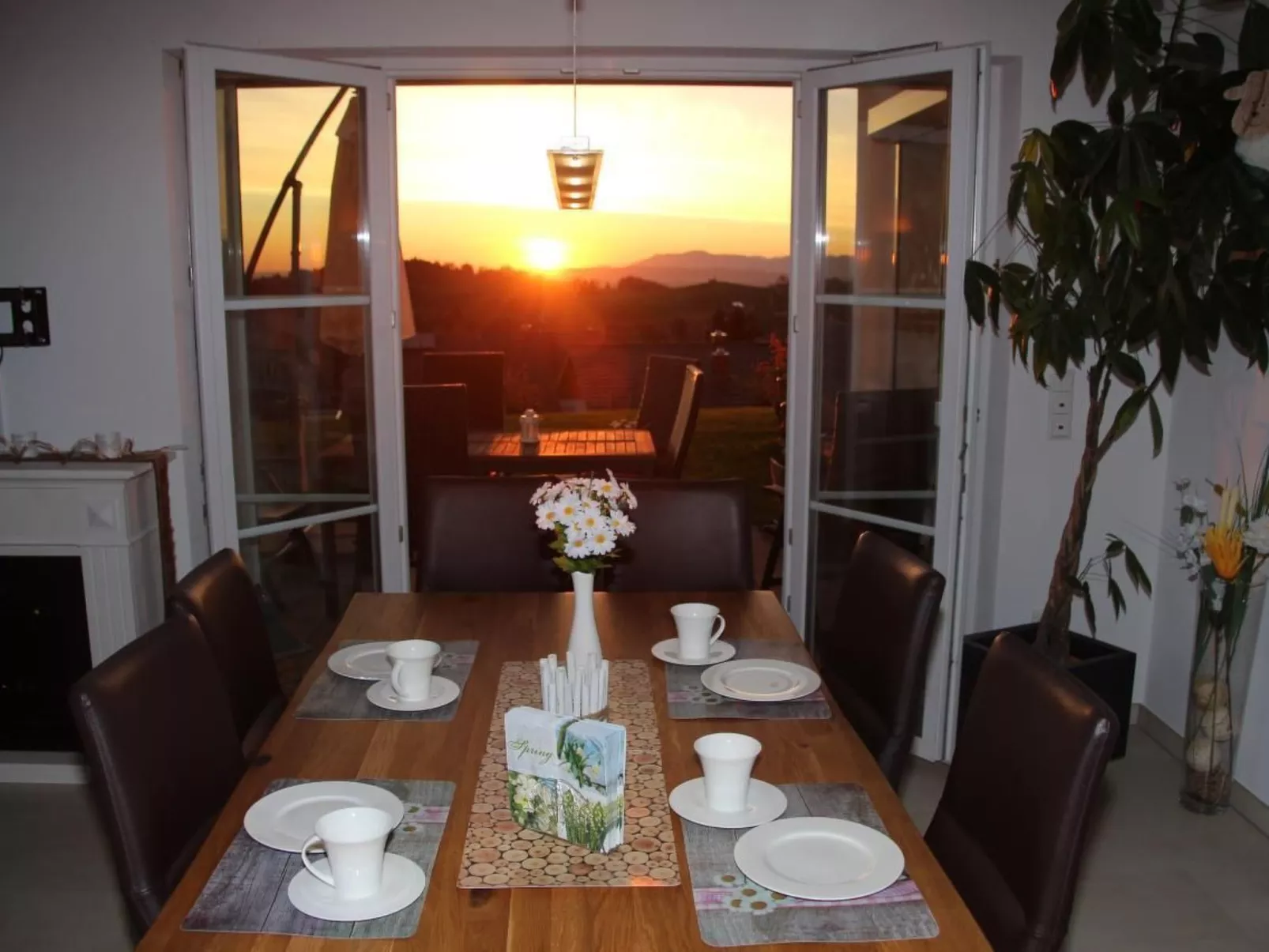 Mit Blick auf das Wasser-Outside