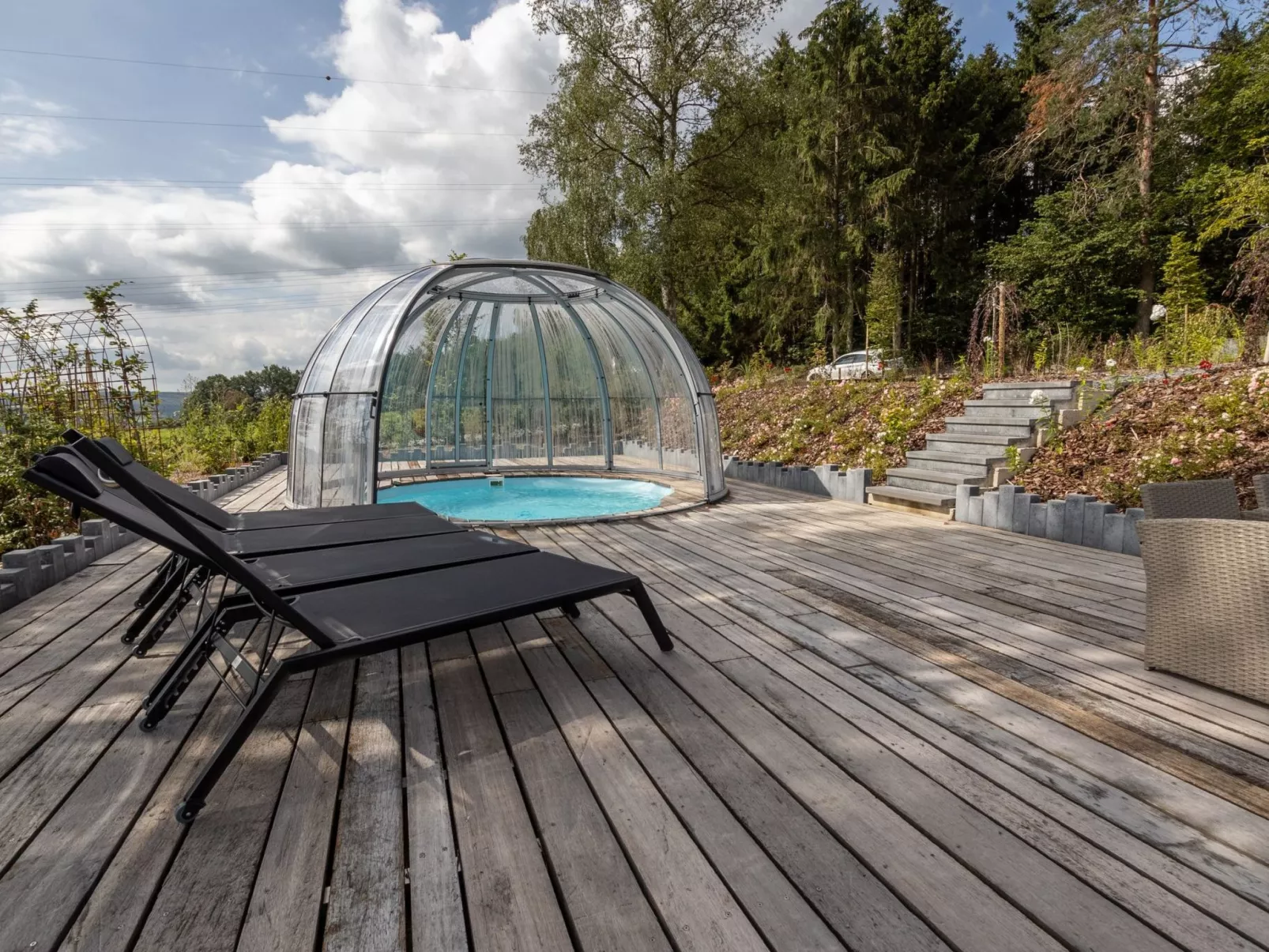 Landhaus mit Hallenbad-Outside