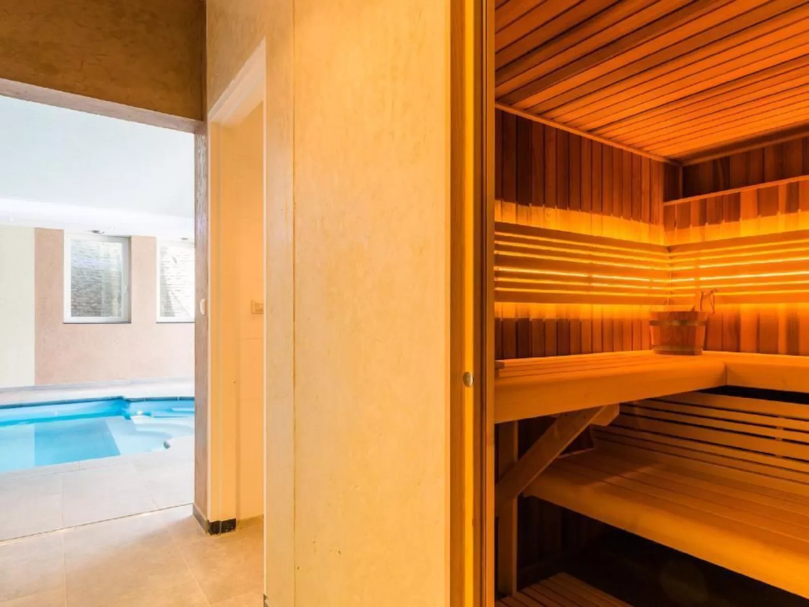 Geräumiges Ferienhaus in Mechelen mit-Inside