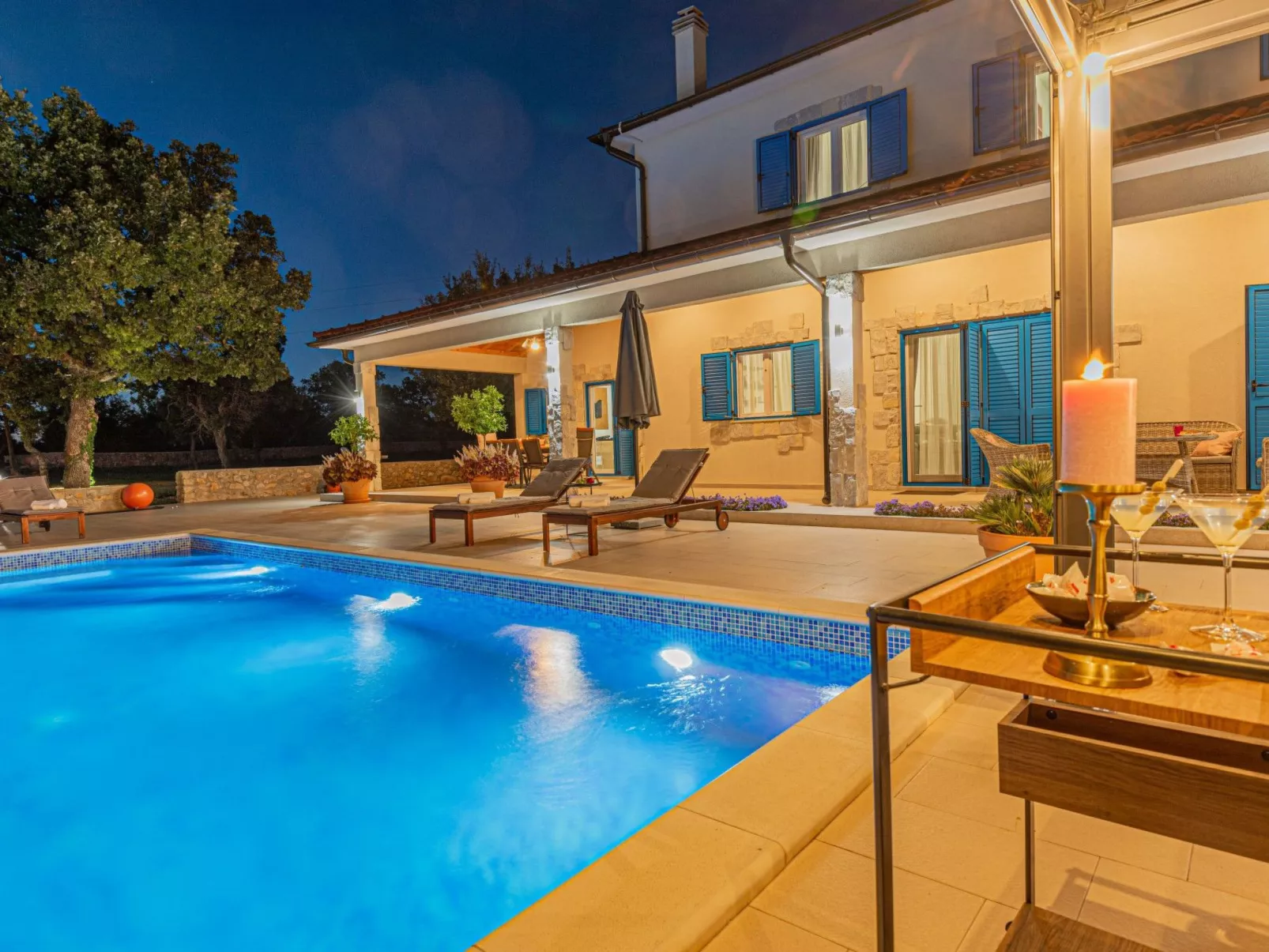 Villa Romansa mit Sauna und Whirlpool in Siritovci-Dehors