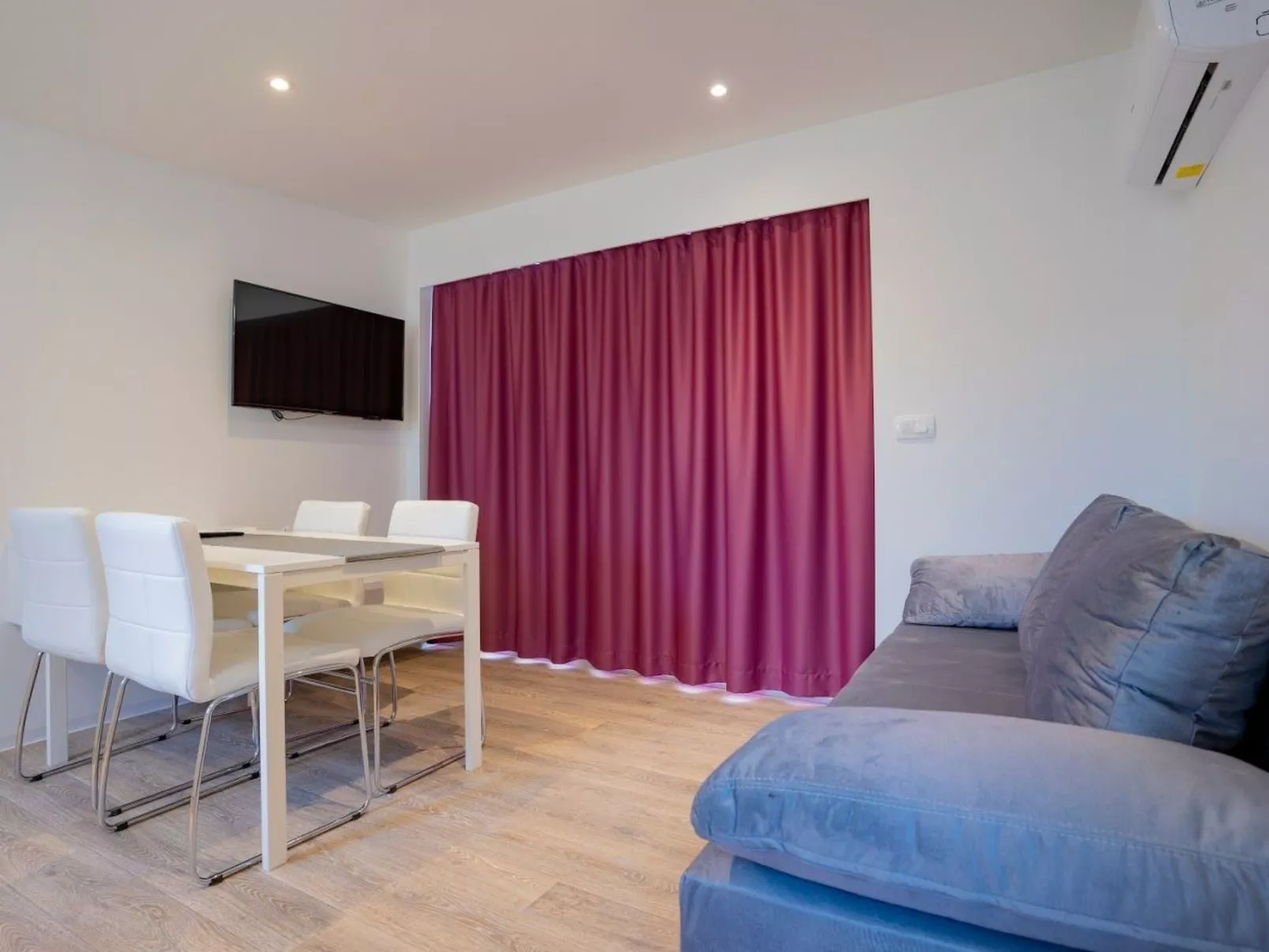 Adriatic Mobile Homes 2-Inside