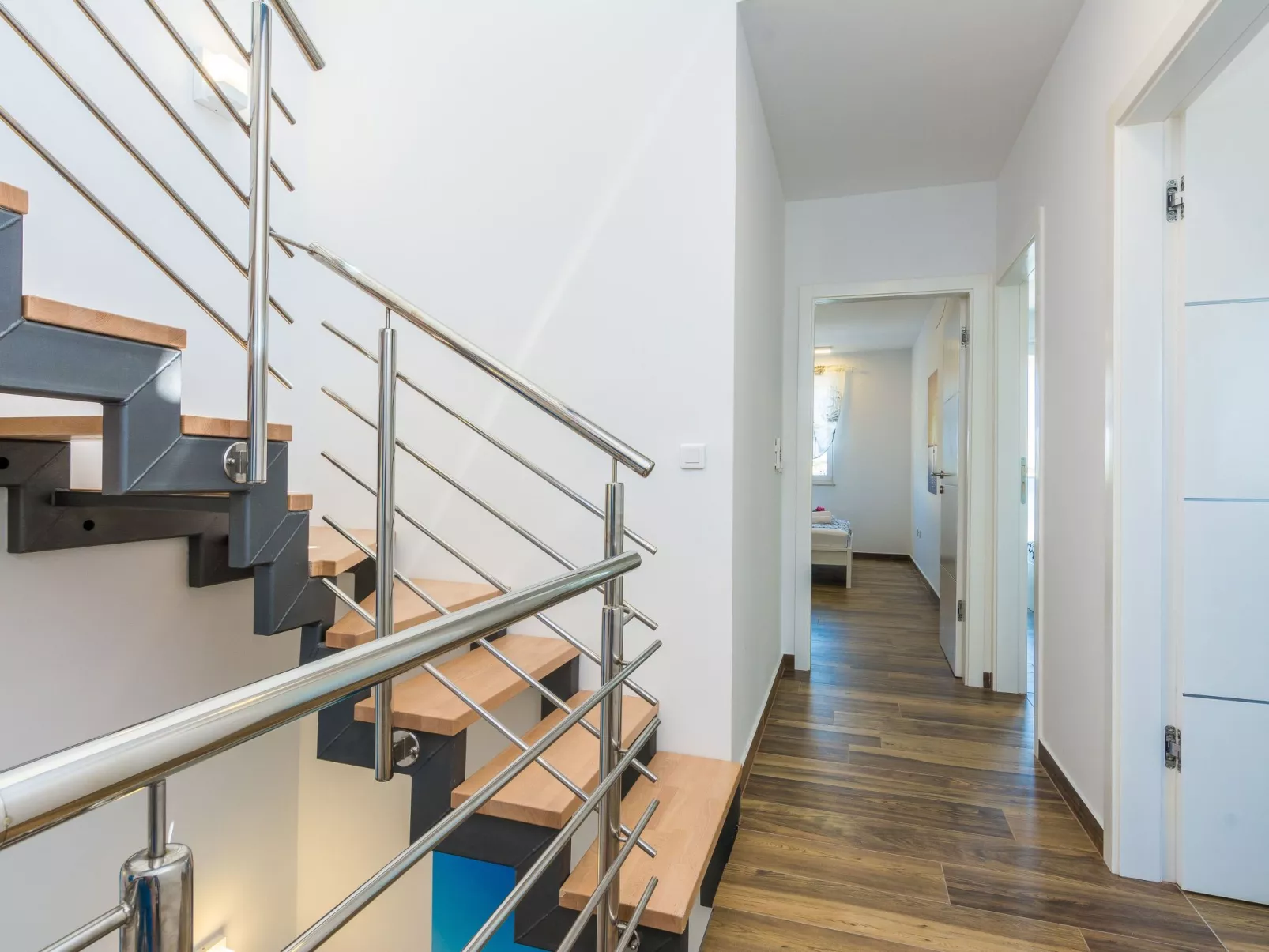 Ferienvilla "Miri Orchid" mit privatem Pool-Dedans