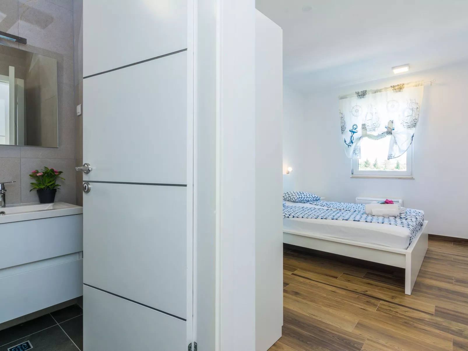 Strandvilla "Miri Olive" mit beheiztem Pool-Drinnen