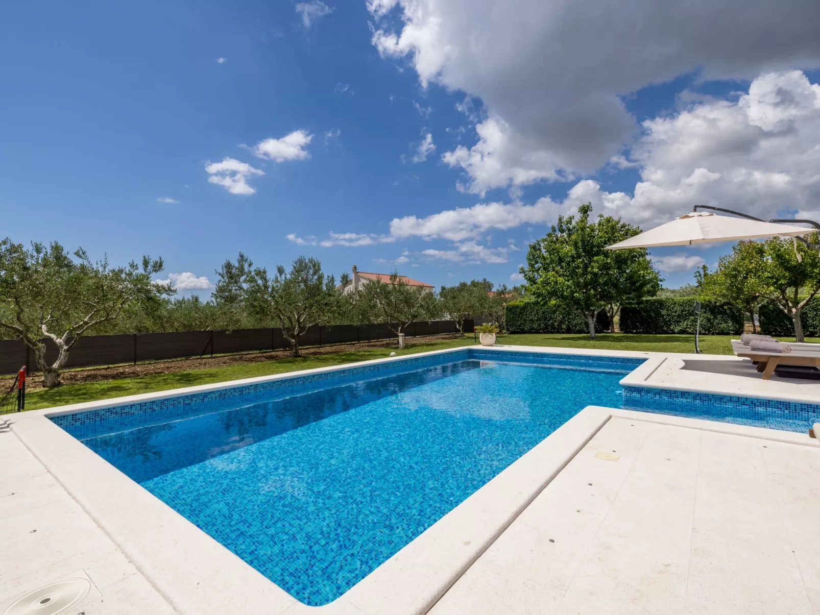 Villa Oasis privater Pool für bis zu 10 Personen-Draußen