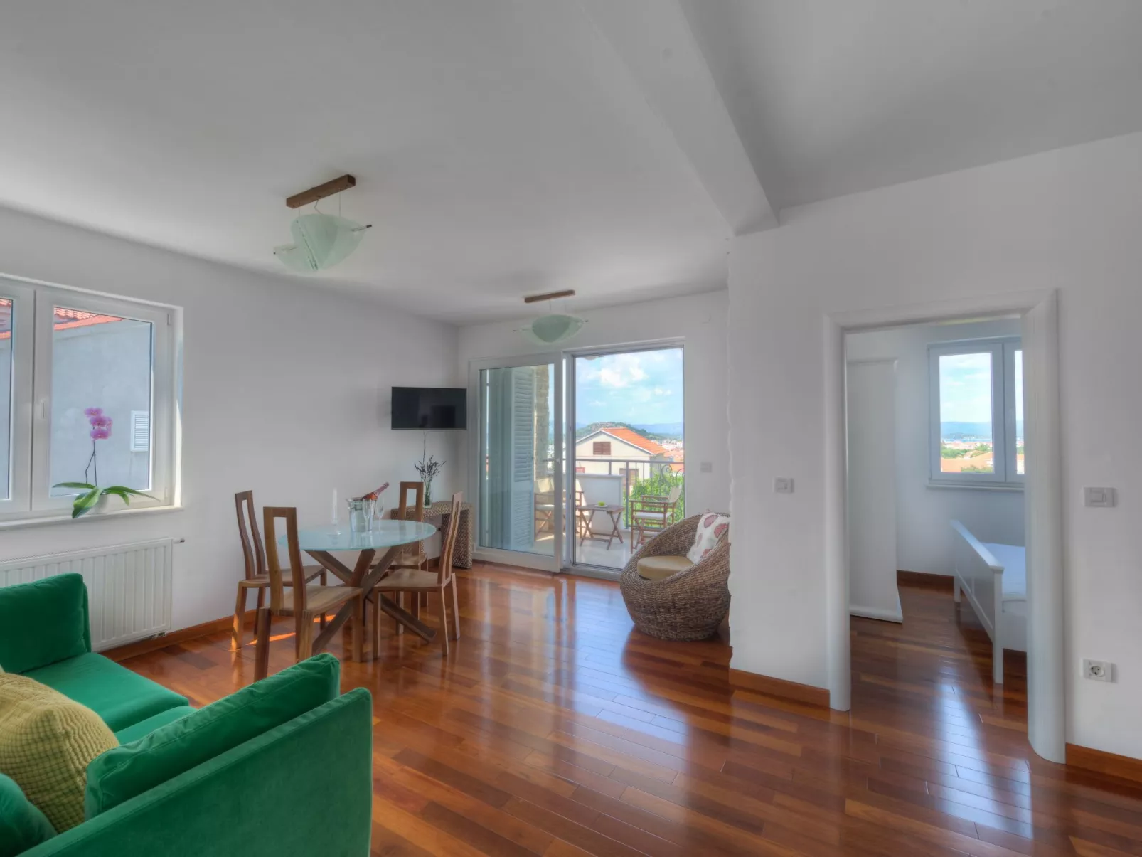 Wohnung für 4 Personen mit Pool und Jacuzzi-Drinnen