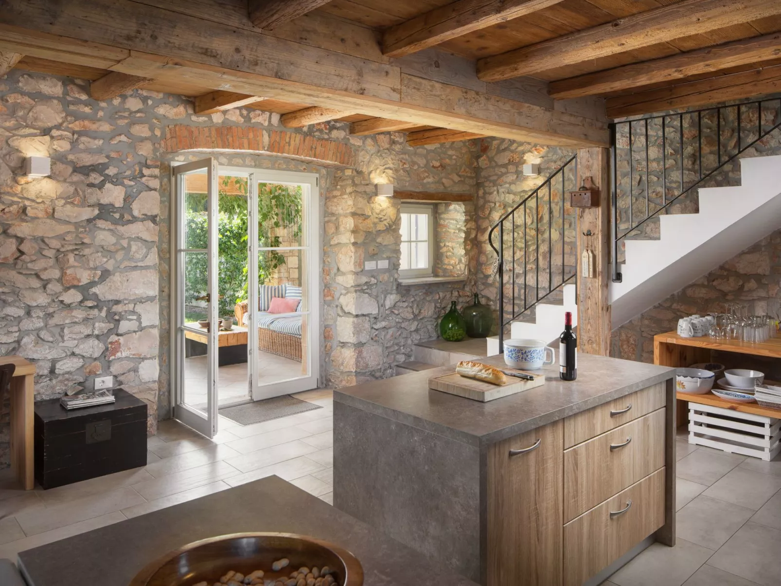 Villa Flavia Traditionelles Steinhaus mit Pool-Inside