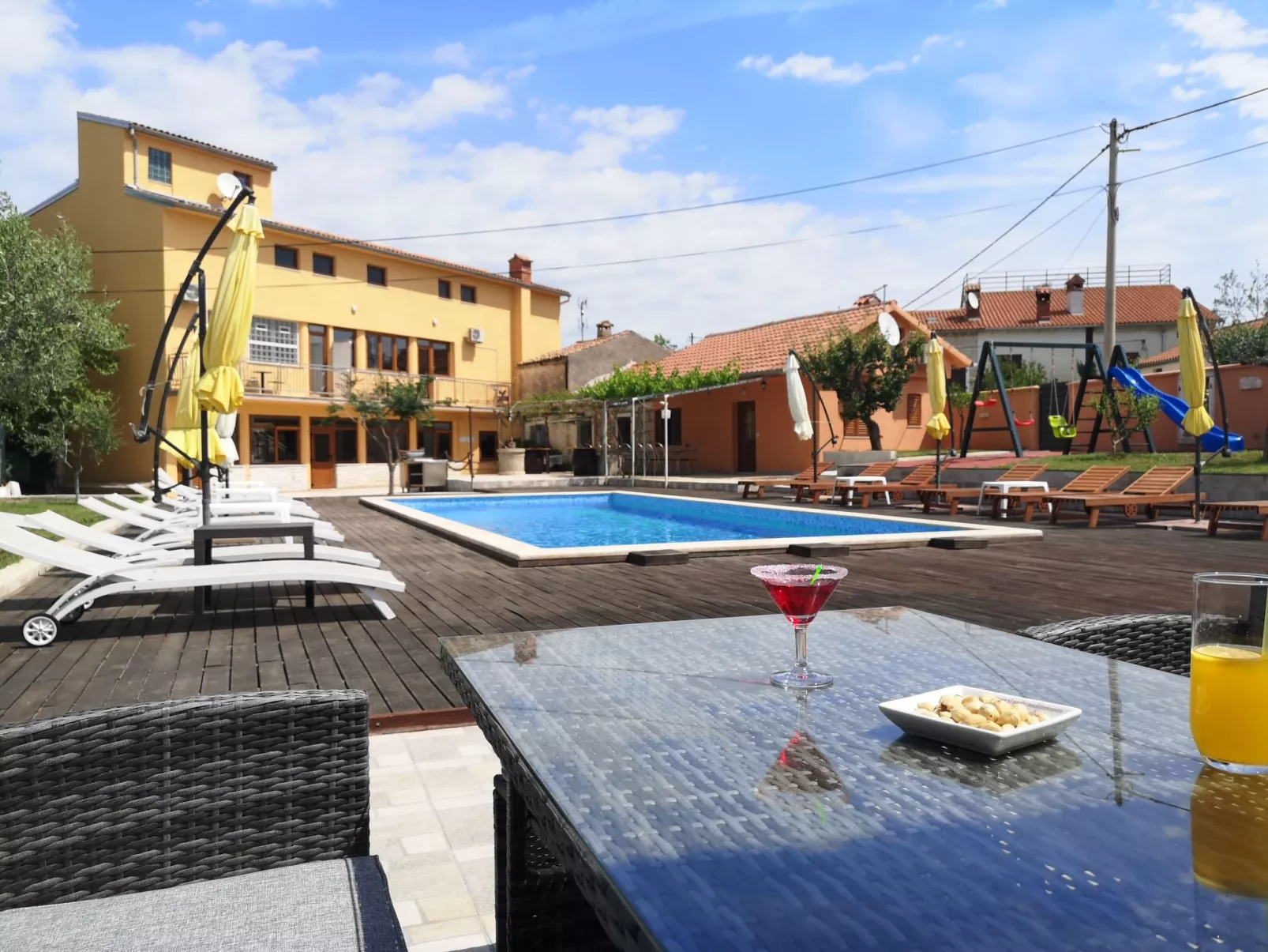 XXL-Ferienhaus "Cokuni" mit privatem Pool-Dehors