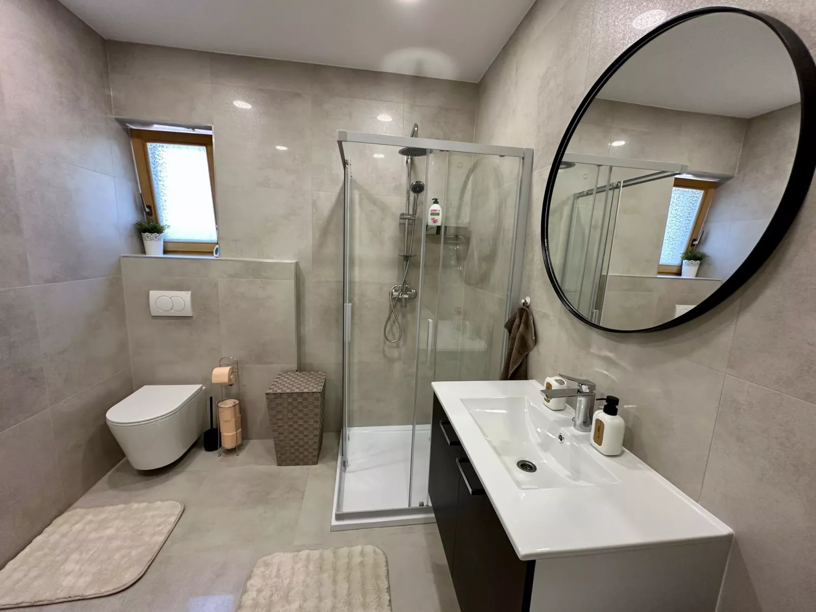 Gesamte Wohnung in Dramalj mit Terrasse und Grill-Drinnen