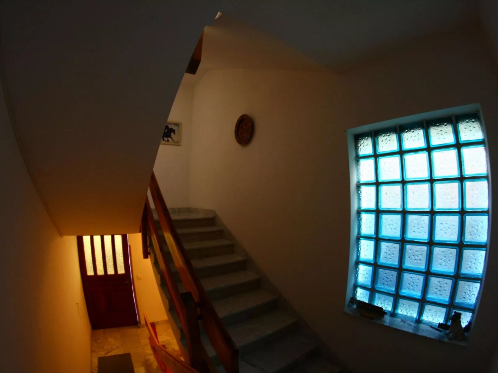 Mit Privatparkplatz-Dedans