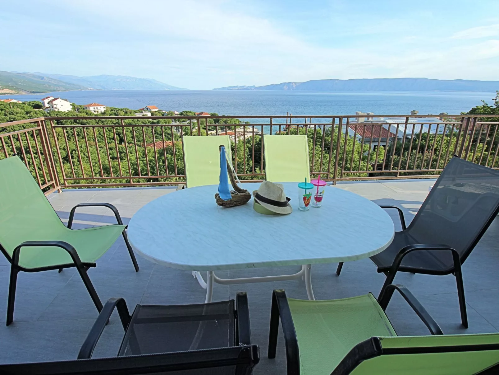 Wunderschönes Ferienhaus in Povile mit Garten, Terrasse und Grill und Meerblick-Outside