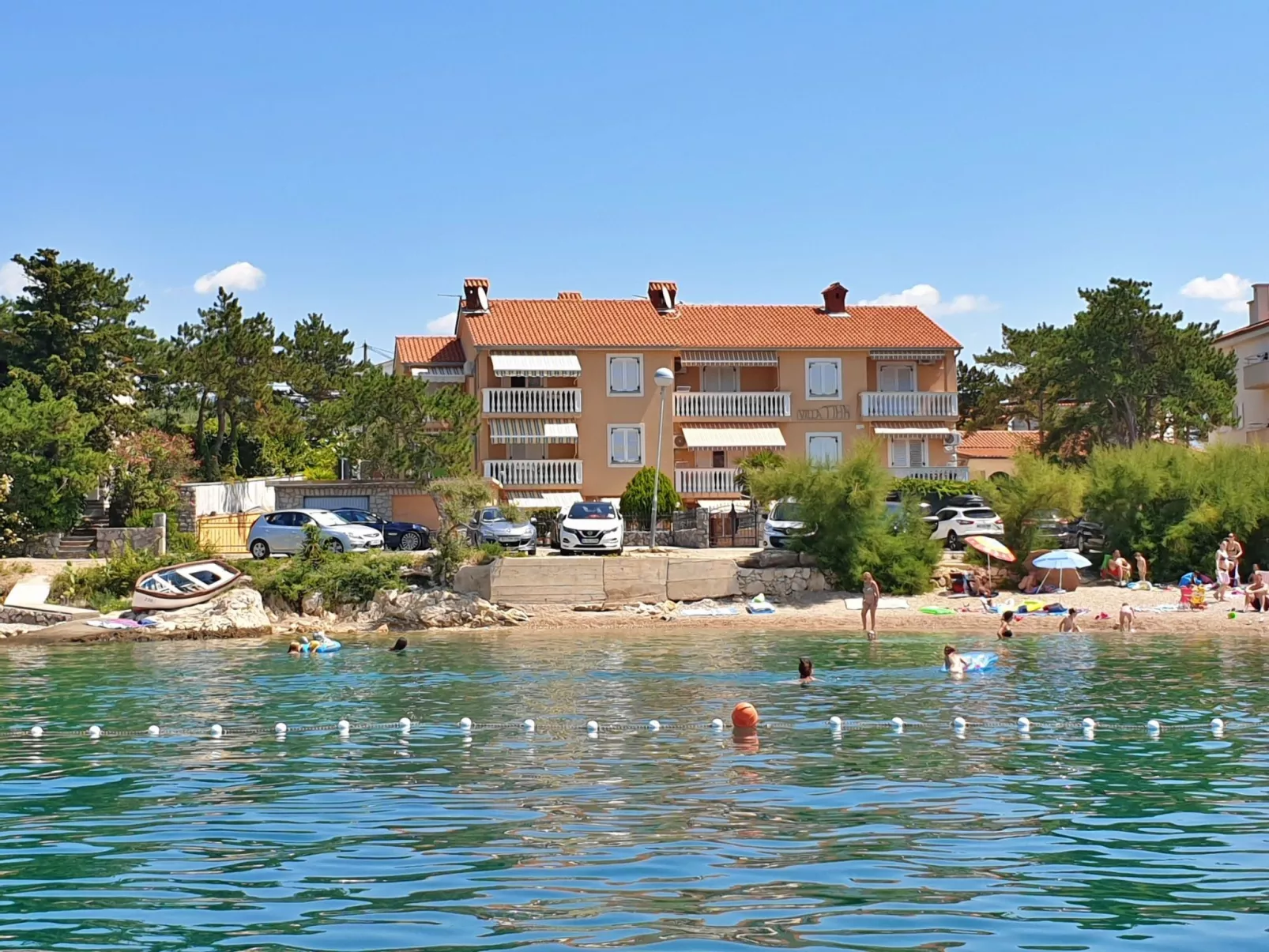 Vila Tiha Lili-Draußen