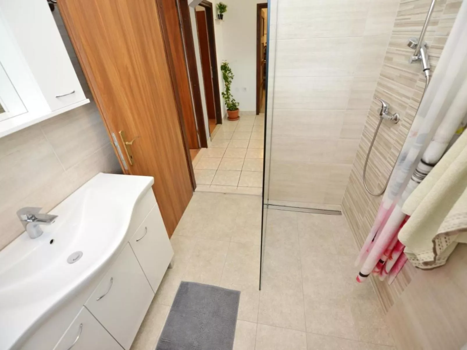 Ariana privater Pool - Agentur TA Leut-Drinnen