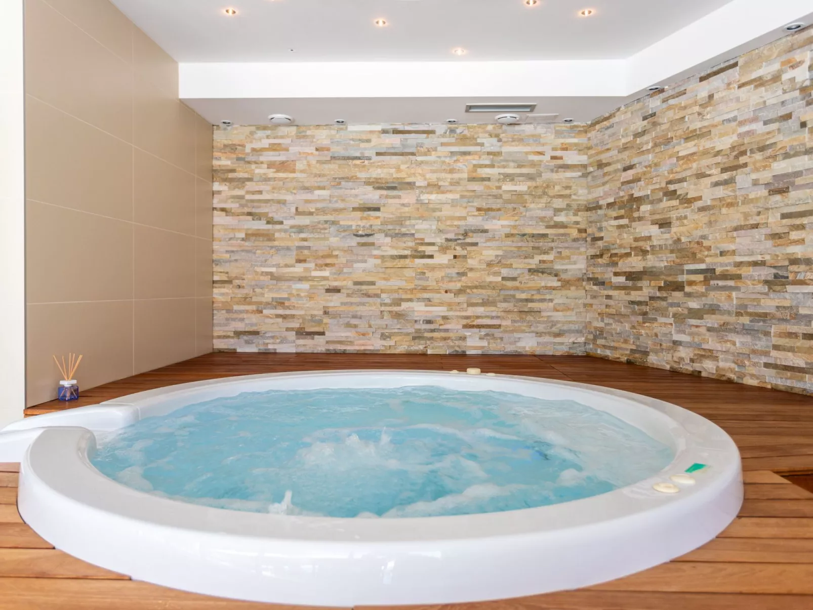 Luxuriöse Ferienwohnung mit Poolblick-Inside