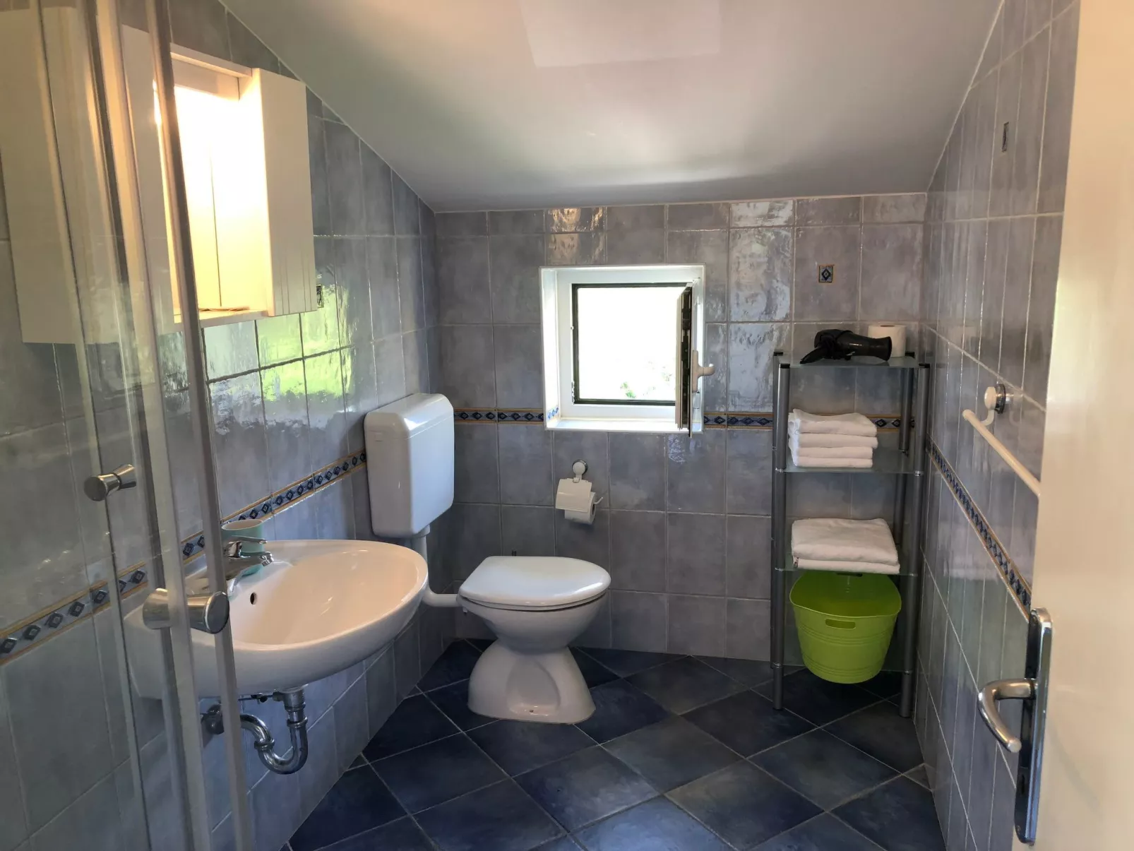 The Blue Line Ferienwohnung mit Balkon-Drinnen