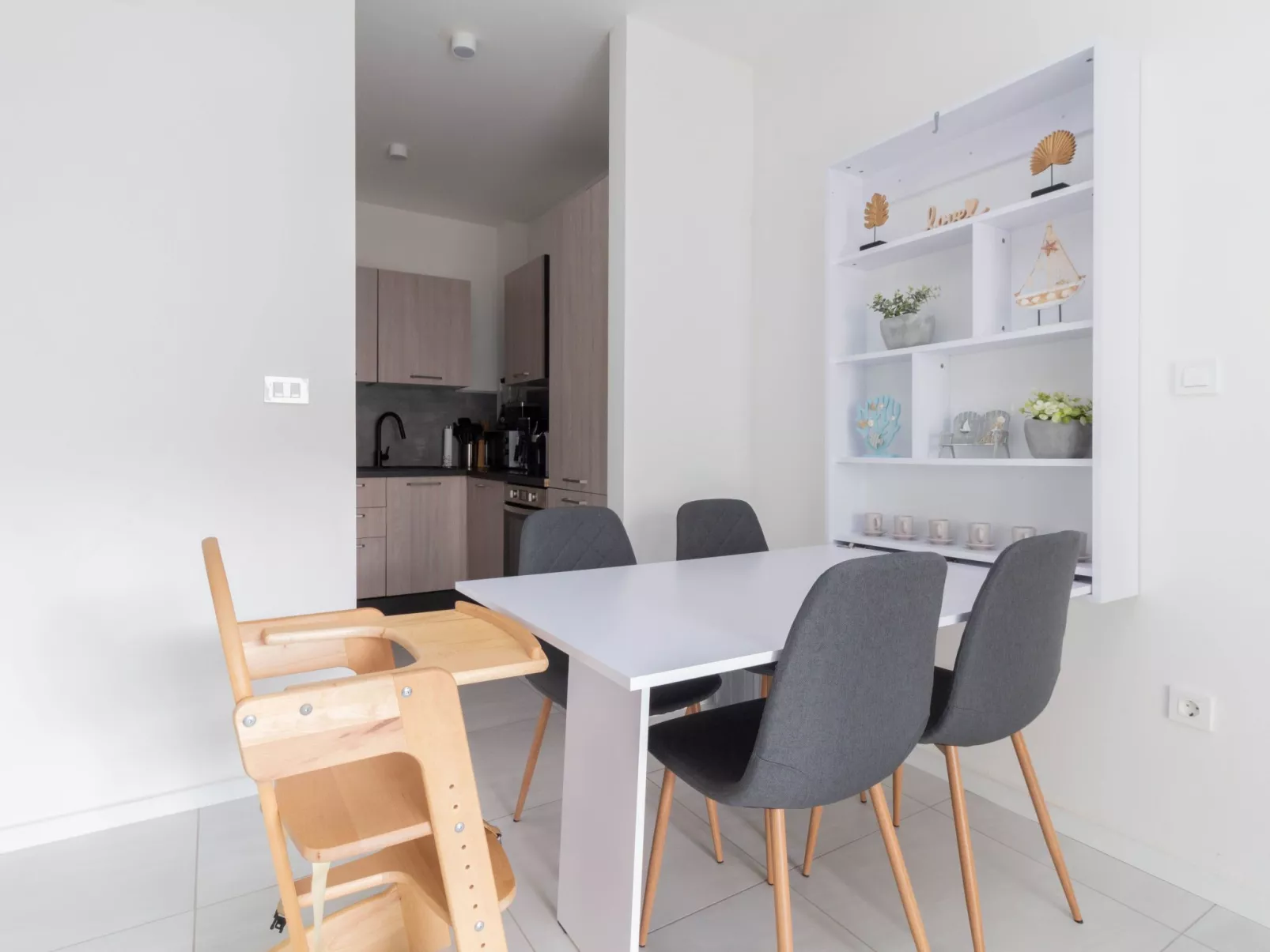 Wohnung mit Pool in Strandnähe -TA Leut Agency-Dedans