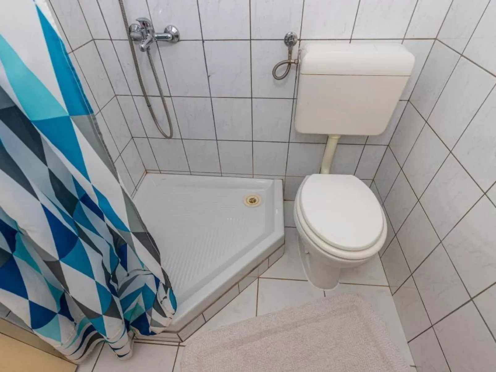 In Dramalj mit Kleiner Terrasse-Dedans