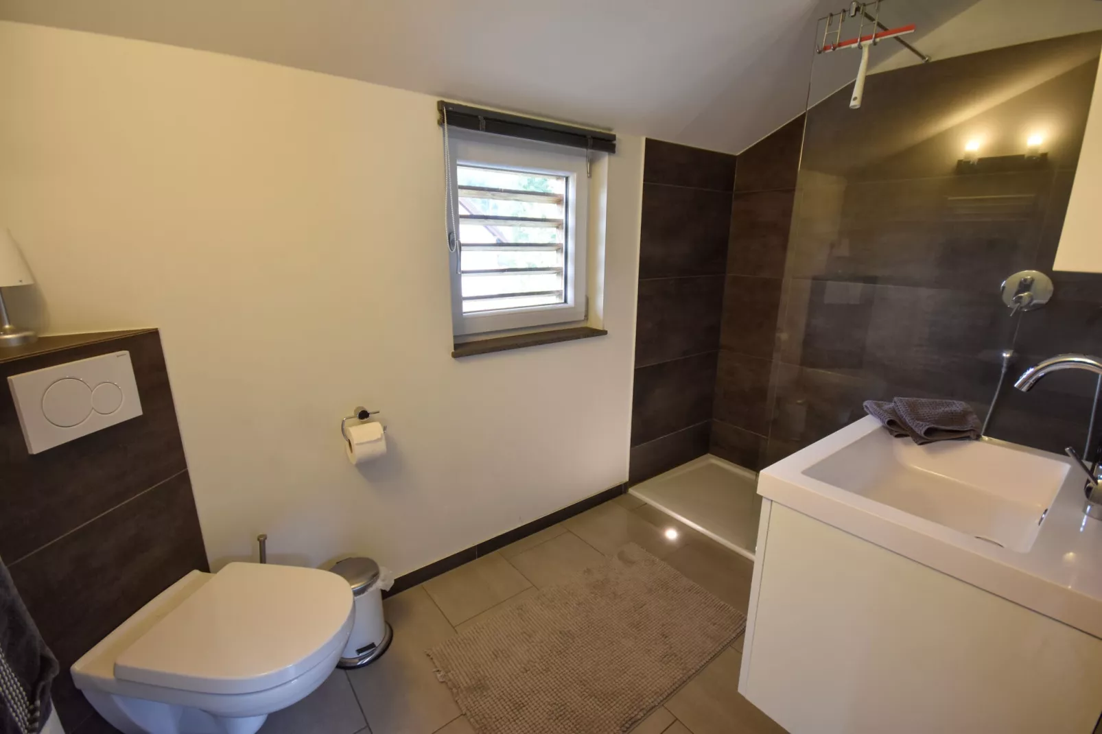 Ferienhaus Magma 2 Personen-Bathroom