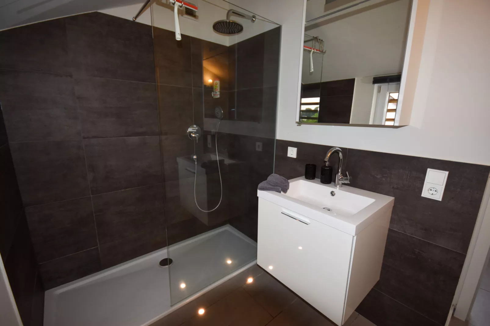 Ferienhaus Magma 2 Personen-Bathroom