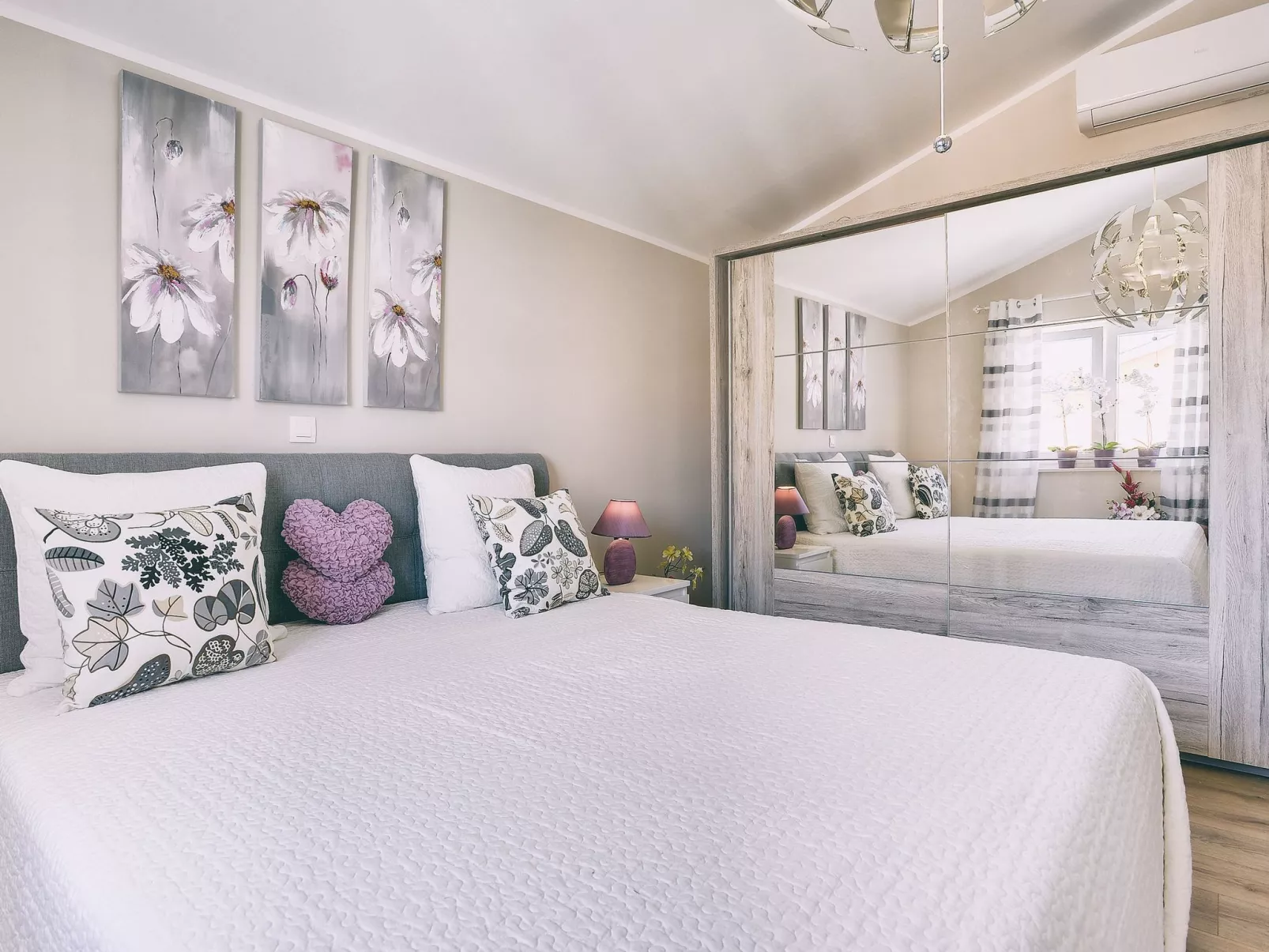 Ferienvilla mit Garten, Grill und Terrasse-Inside