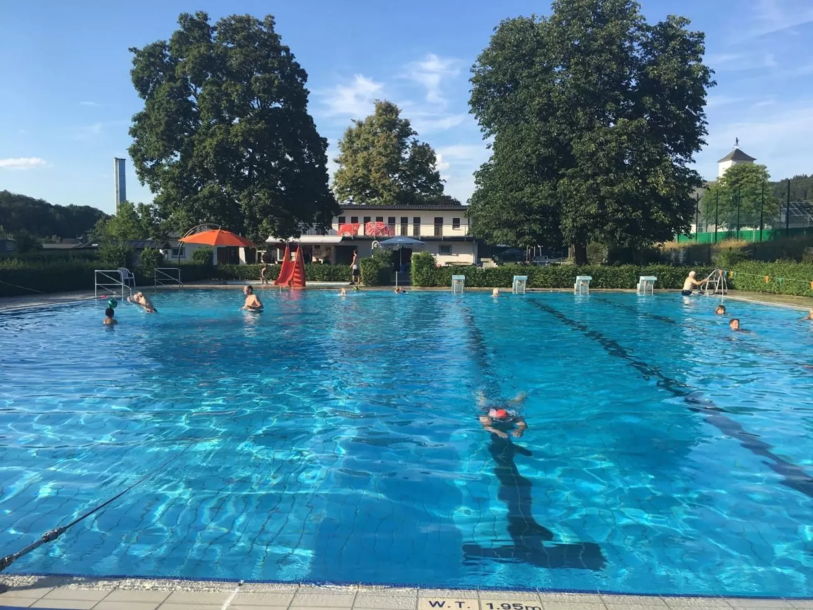 Berg- und Seeblick am Hillebachsee-Draußen