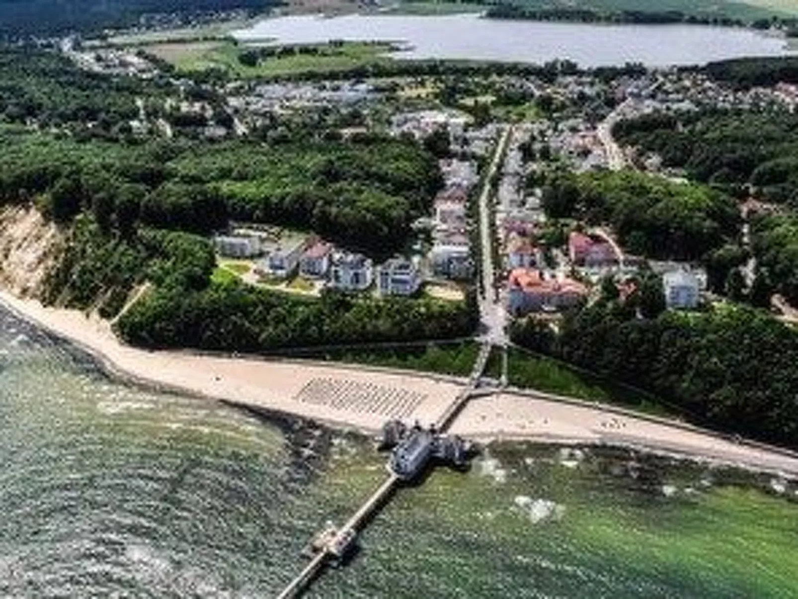 Ferienbungalow mit Terrasse und Seeblick in Sellin-Outside